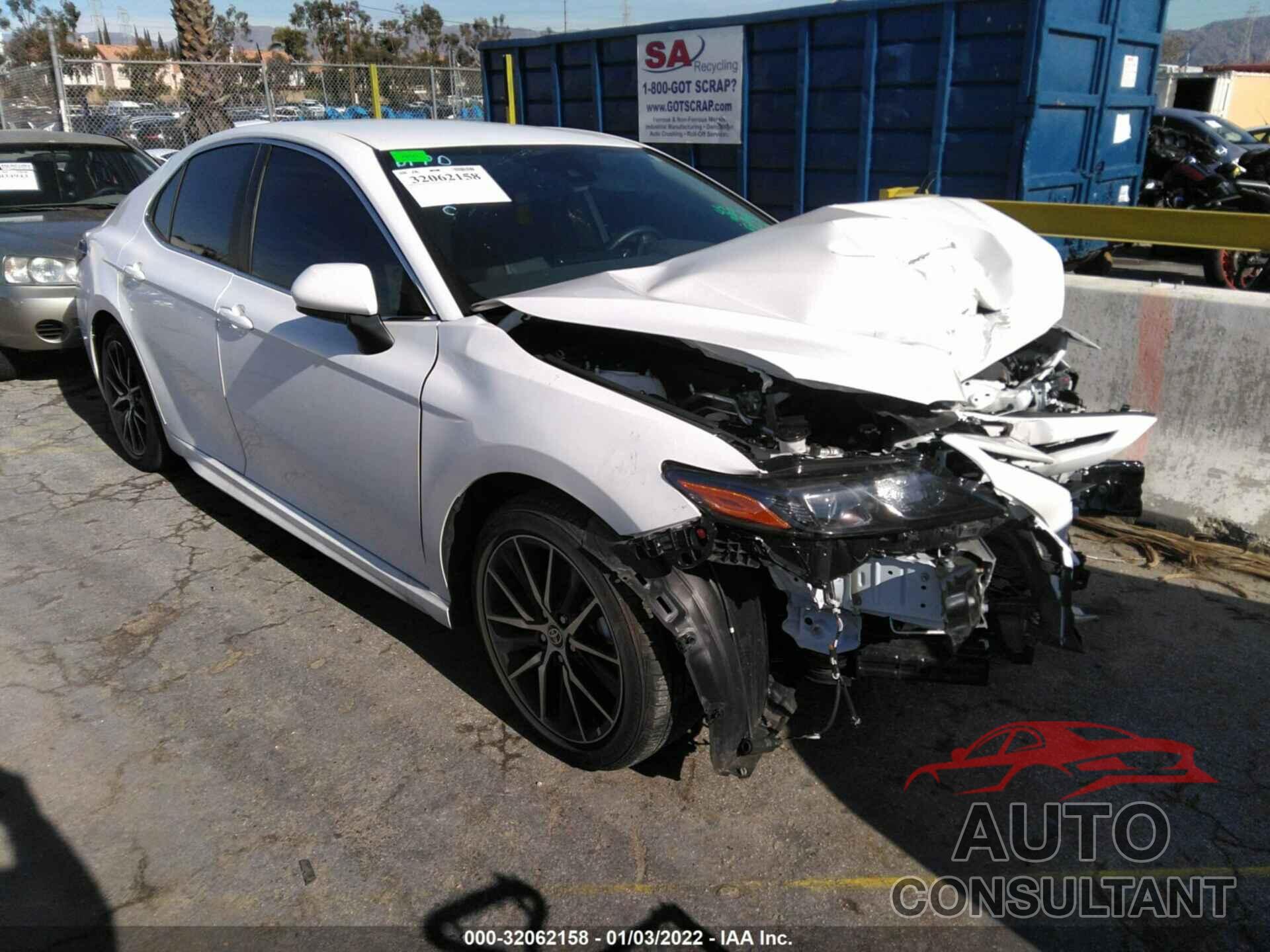 TOYOTA CAMRY 2021 - 4T1G11AK3MU545766