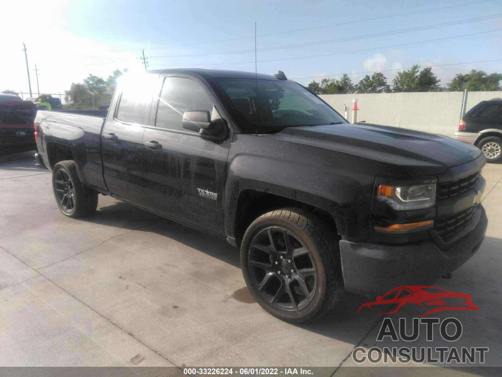 CHEVROLET SILVERADO 1500 2018 - 1GCRCPEC0JZ263029