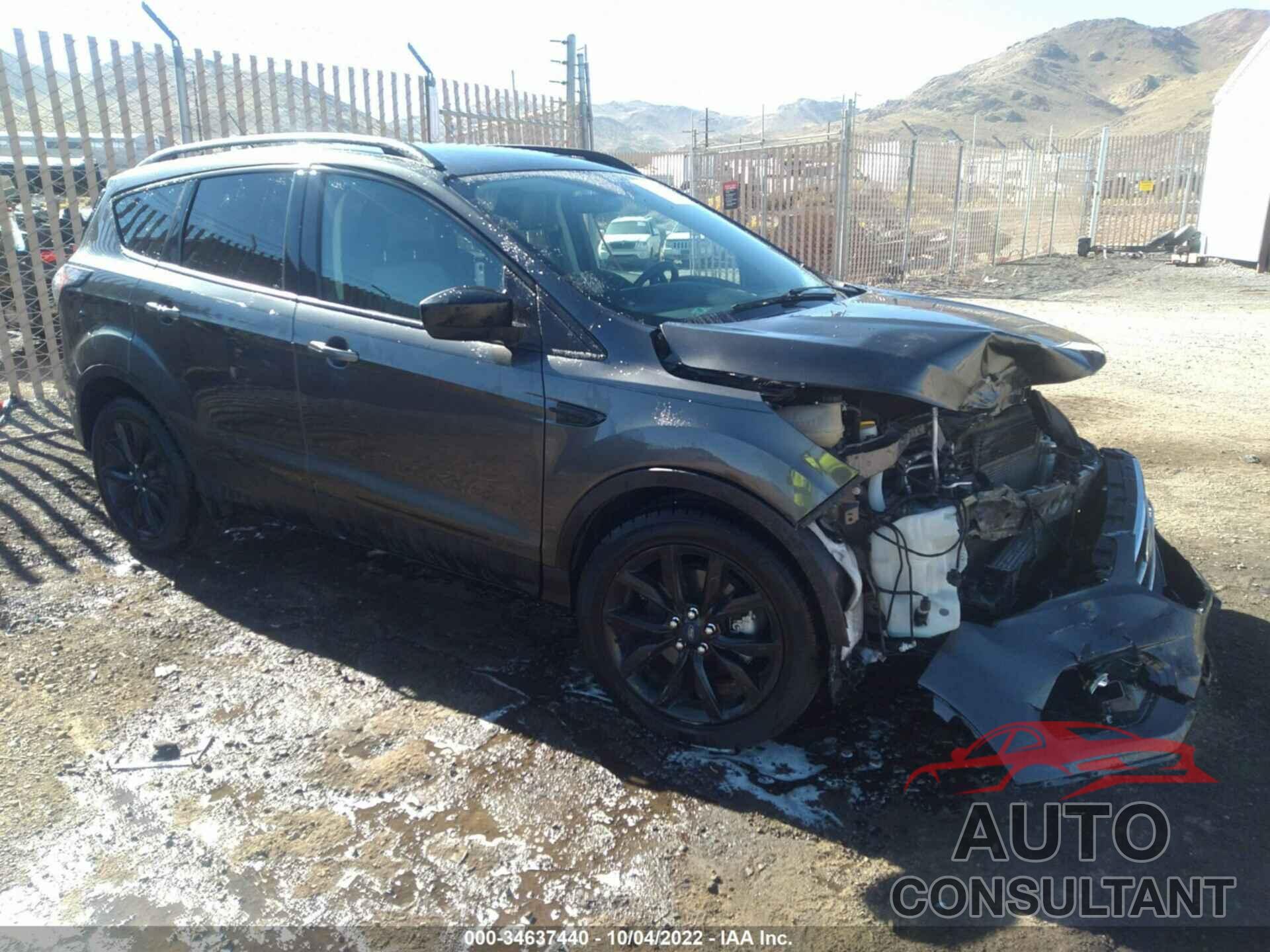FORD ESCAPE 2017 - 1FMCU9G90HUA15396