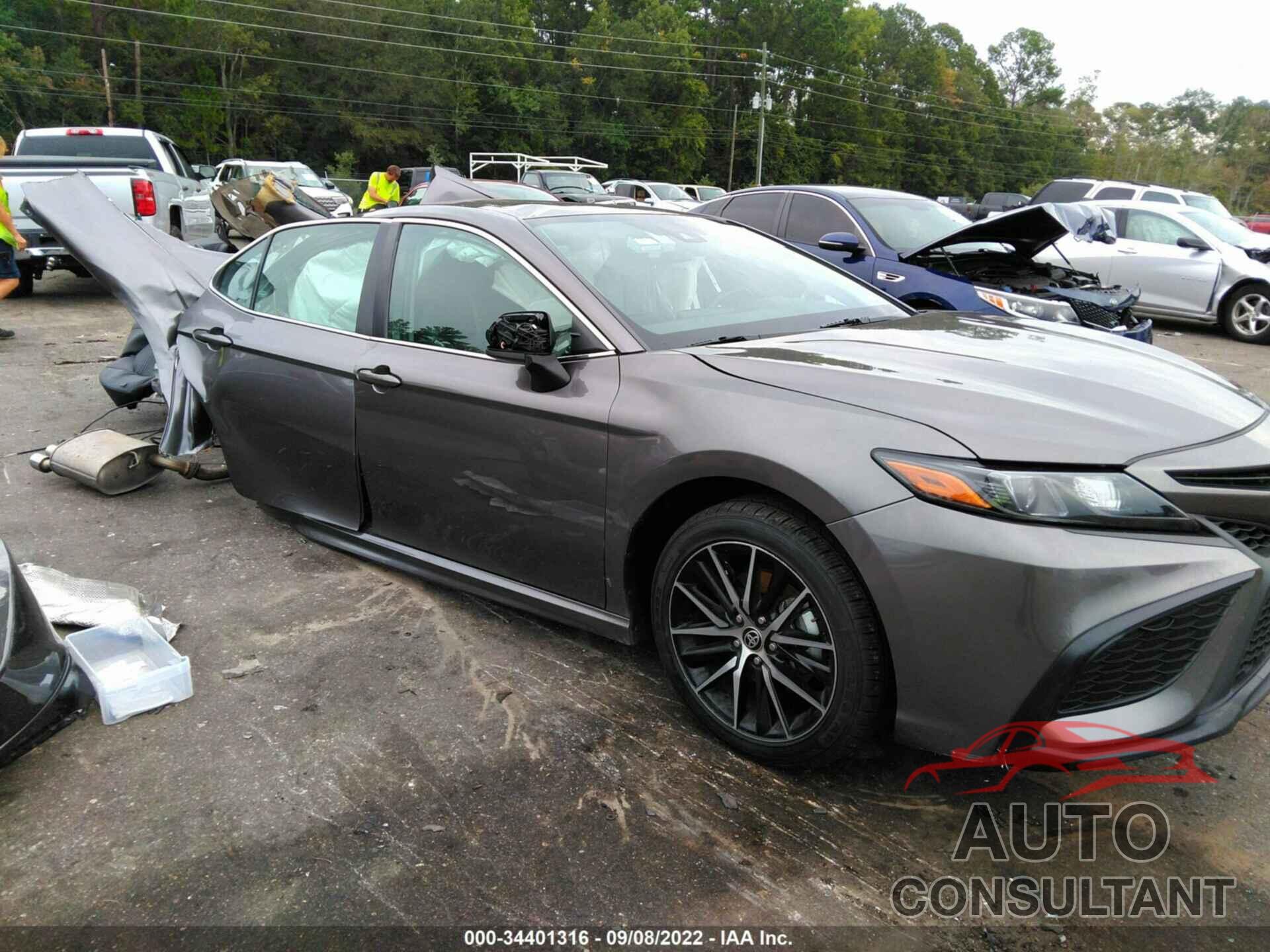 TOYOTA CAMRY 2021 - 4T1G11AK0MU466720