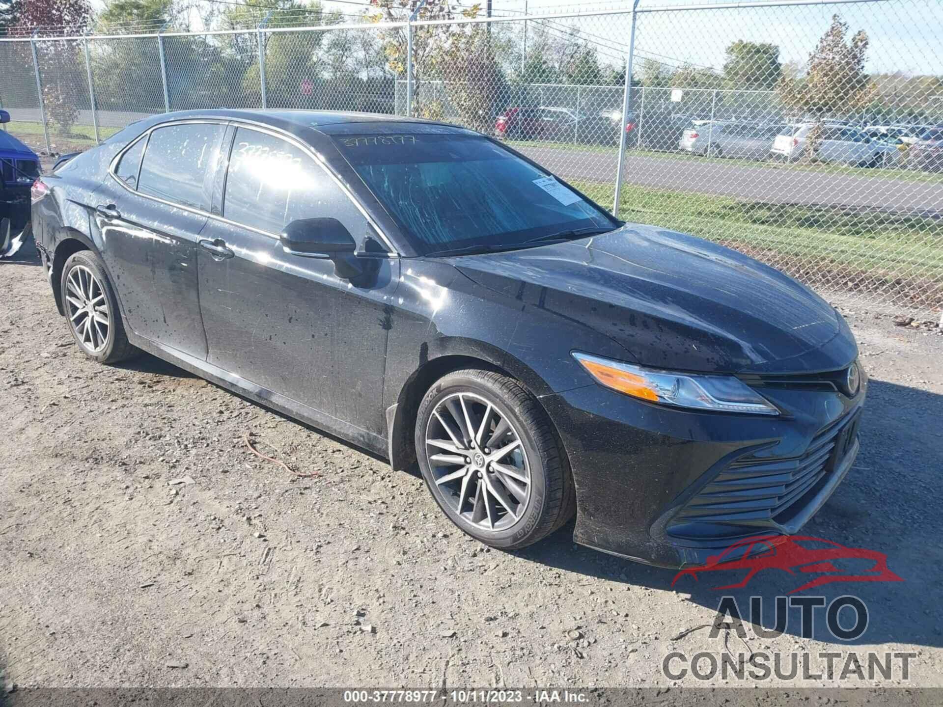TOYOTA CAMRY 2023 - 4T1F11BK0PU076666