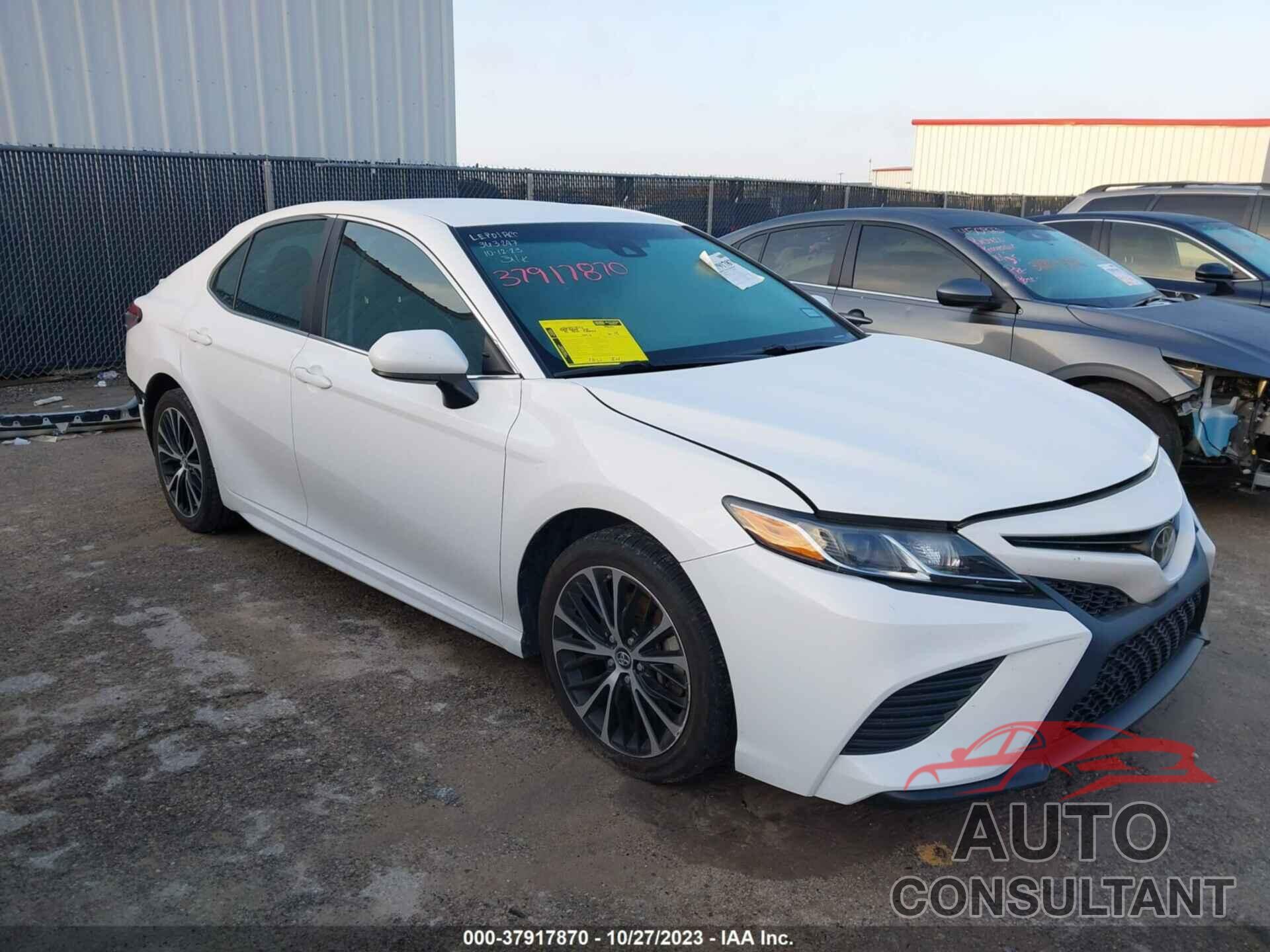 TOYOTA CAMRY 2018 - 4T1B11HK2JU644123