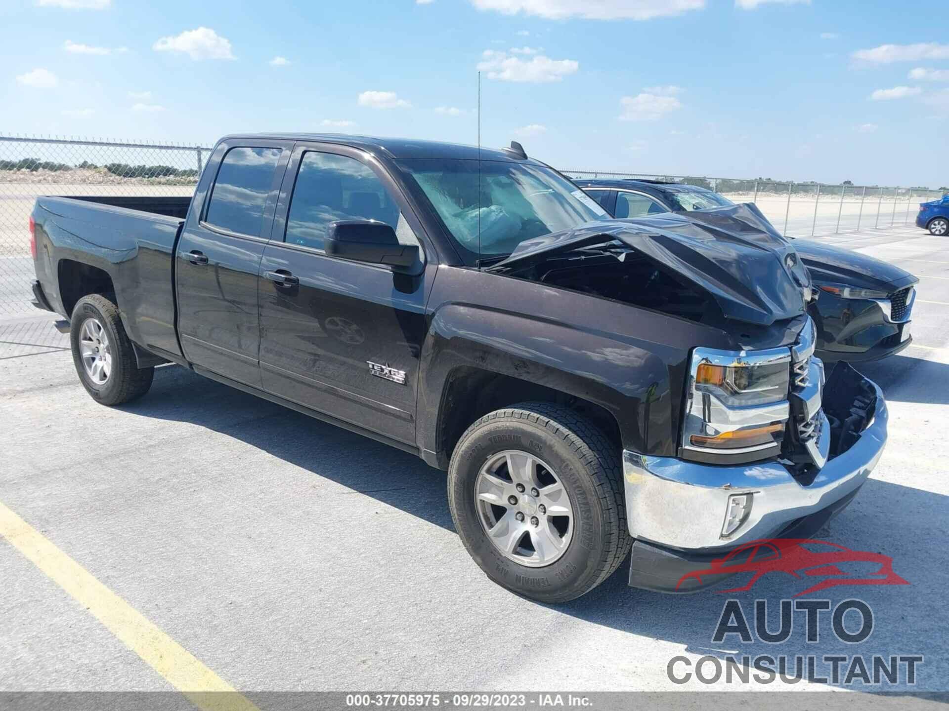 CHEVROLET SILVERADO 1500 2018 - 1GCRCREC3JZ354260