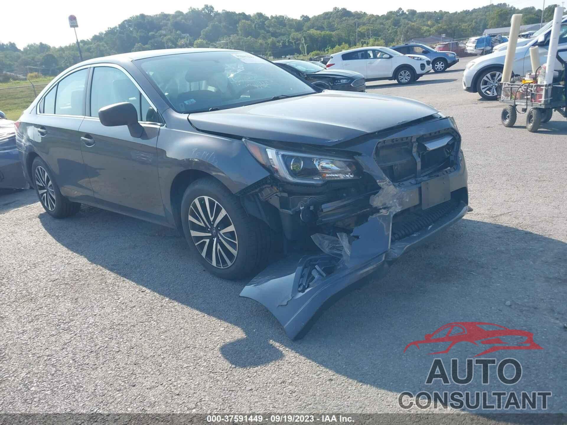 SUBARU LEGACY 2018 - 4S3BNAB61J3021652