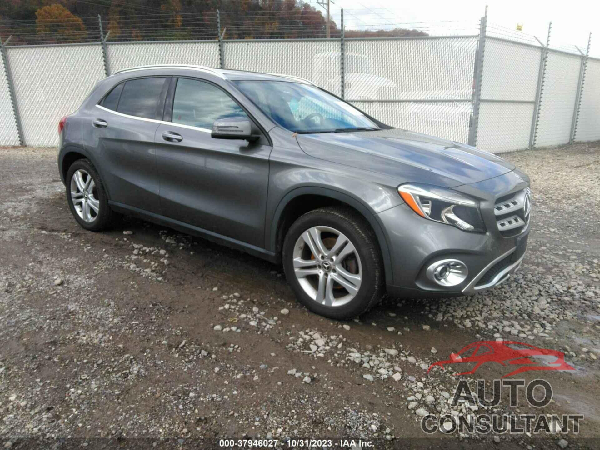 MERCEDES-BENZ GLA 2018 - WDCTG4GB1JJ422808