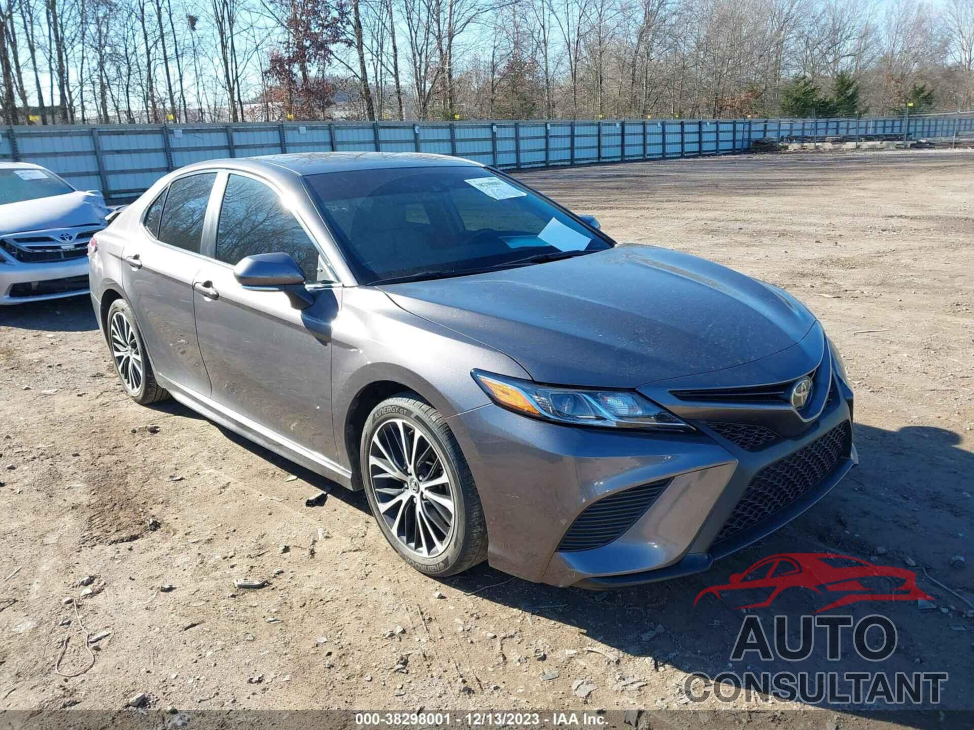 TOYOTA CAMRY 2018 - 4T1B11HK4JU604772