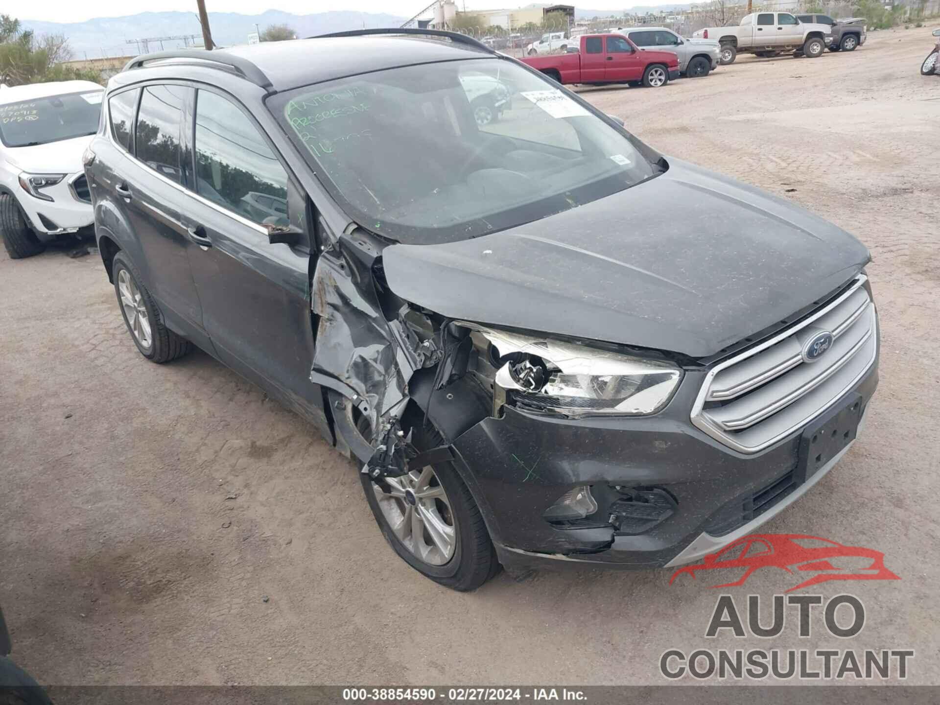 FORD ESCAPE 2018 - 1FMCU0GD5JUA43331