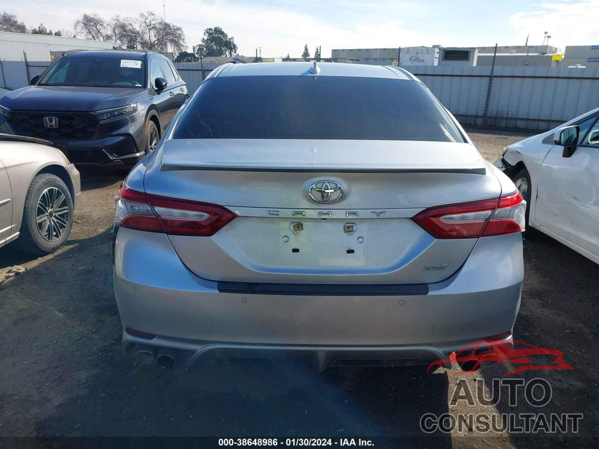 TOYOTA CAMRY 2018 - 4T1B61HK1JU040791