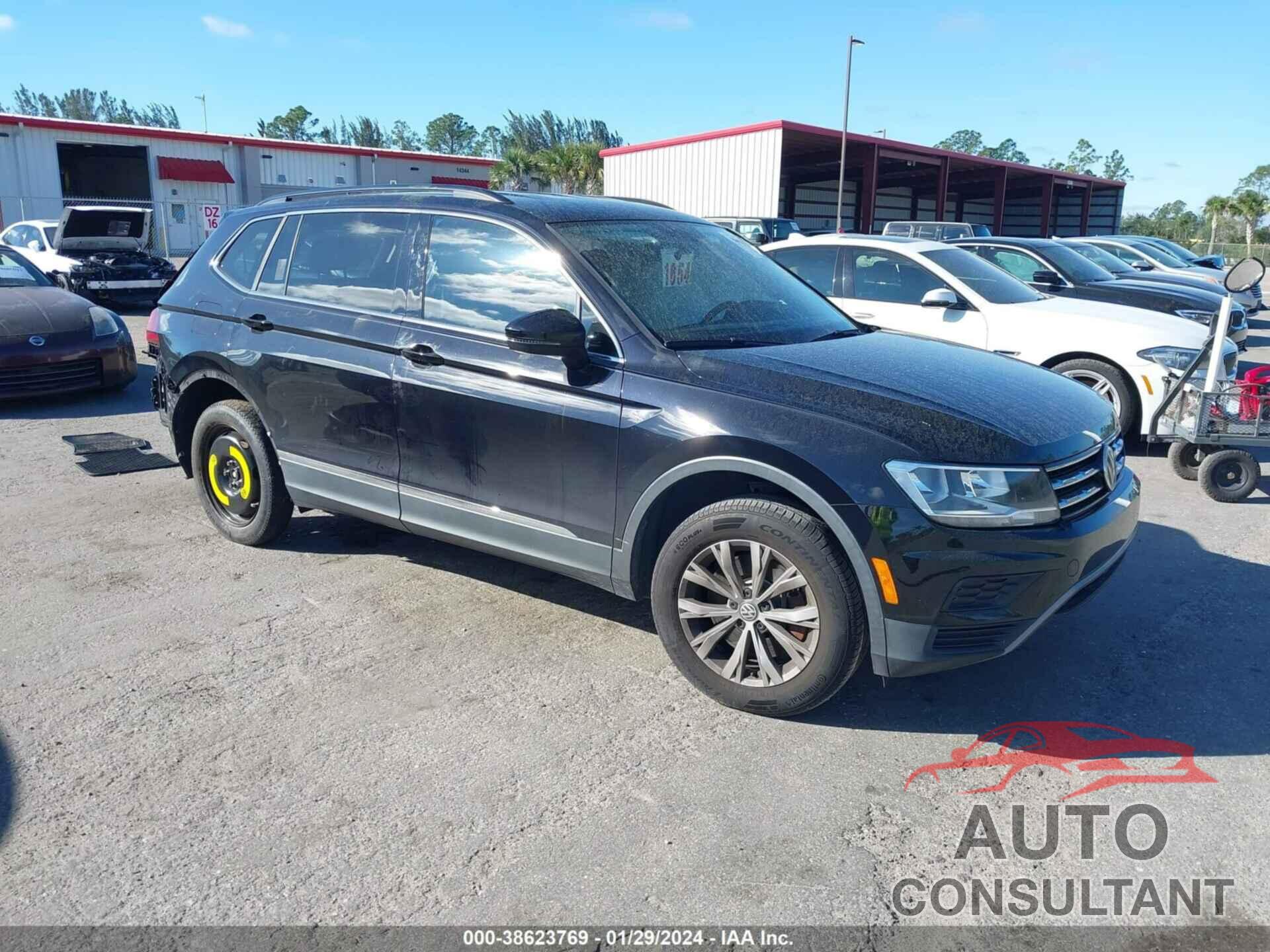 VOLKSWAGEN TIGUAN 2018 - 3VV3B7AX7JM124892