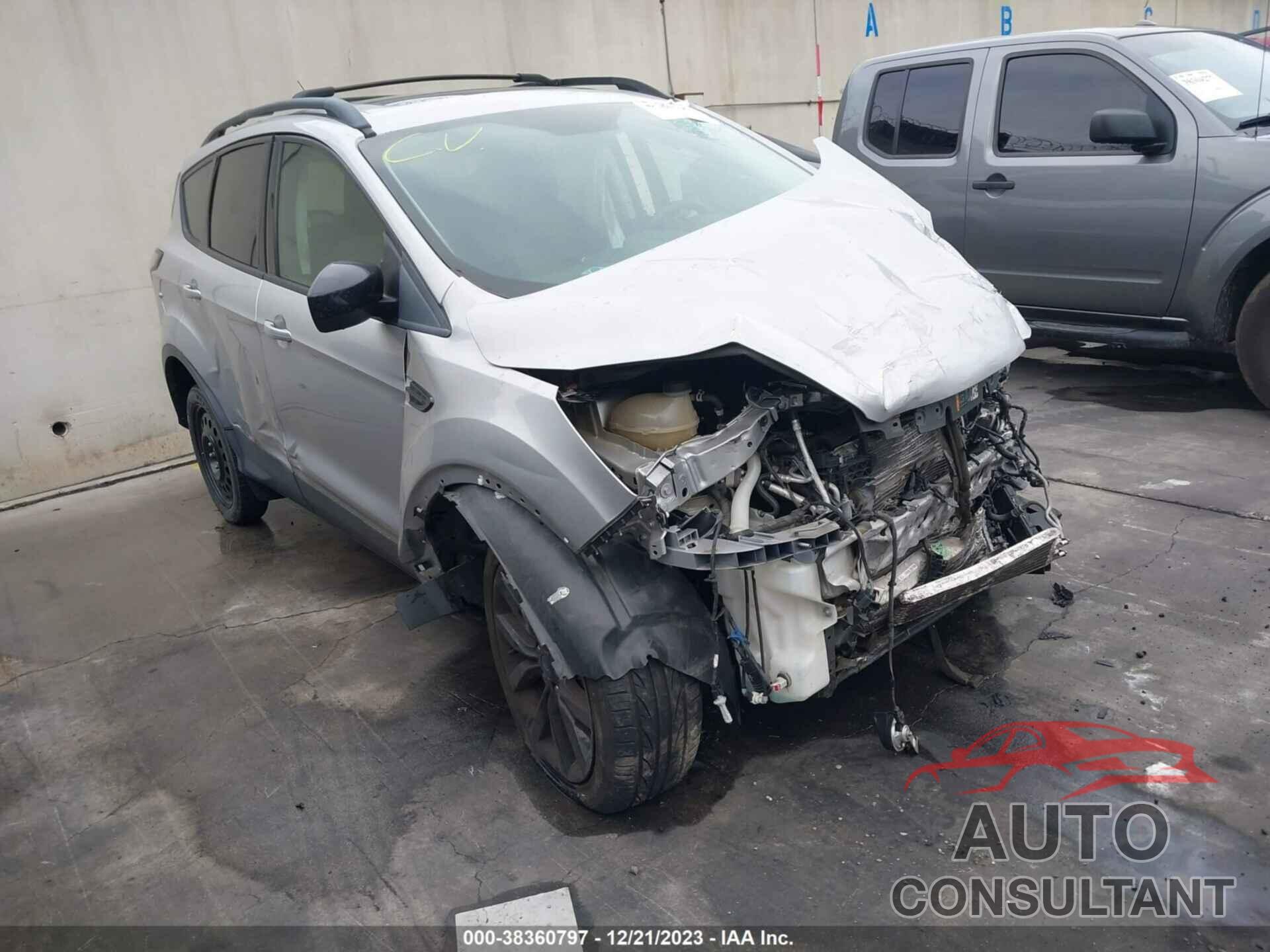 FORD ESCAPE 2018 - 1FMCU9GD9JUA34894