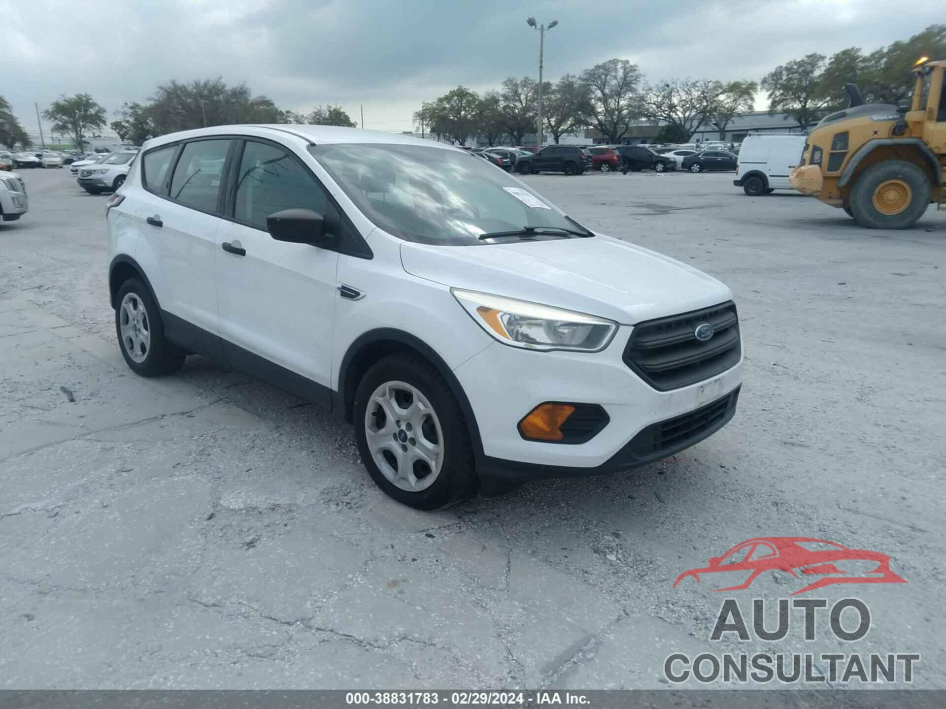 FORD ESCAPE 2017 - 1FMCU0F7XHUC81911