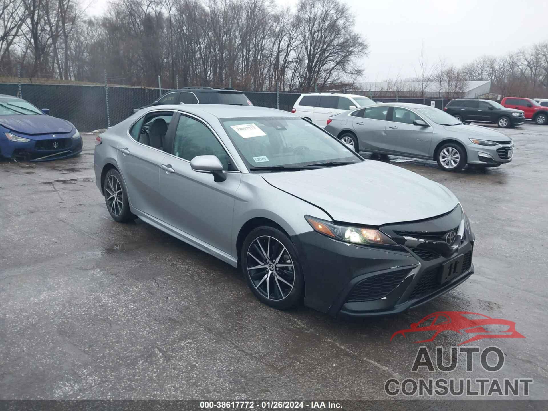 TOYOTA CAMRY 2022 - 4T1G11AK0NU681225