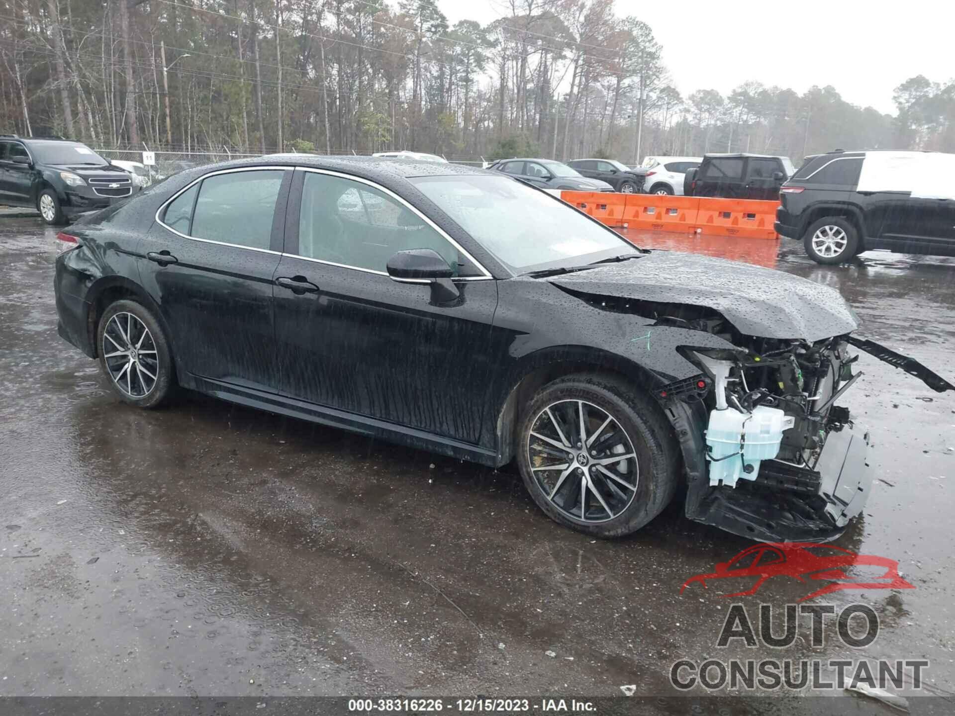 TOYOTA CAMRY 2023 - 4T1G11AK4PU728730