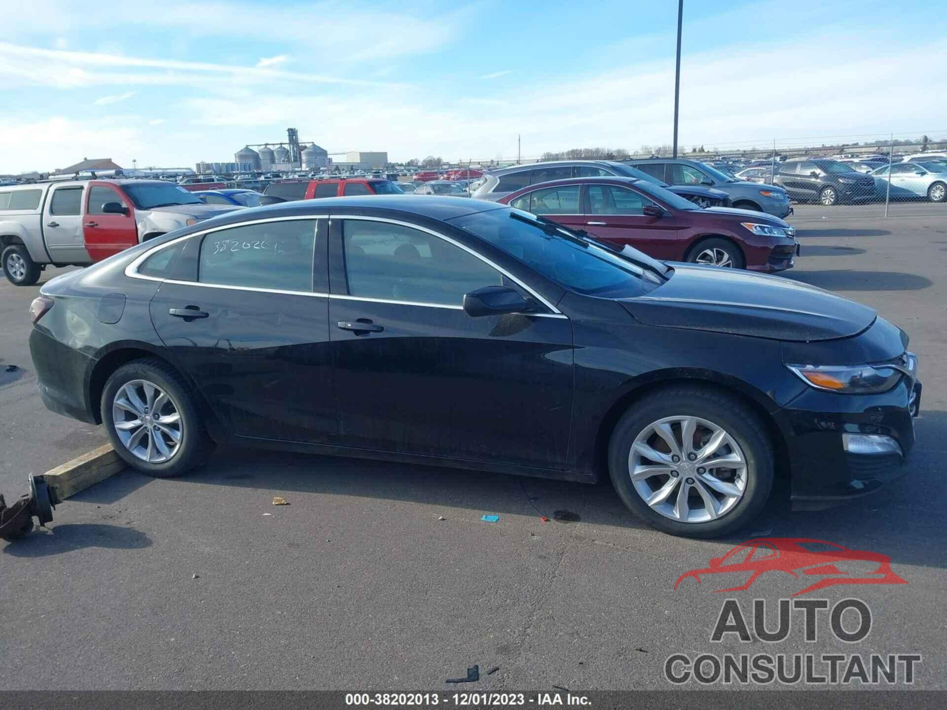 CHEVROLET MALIBU 2019 - 1G1ZD5ST1KF132158