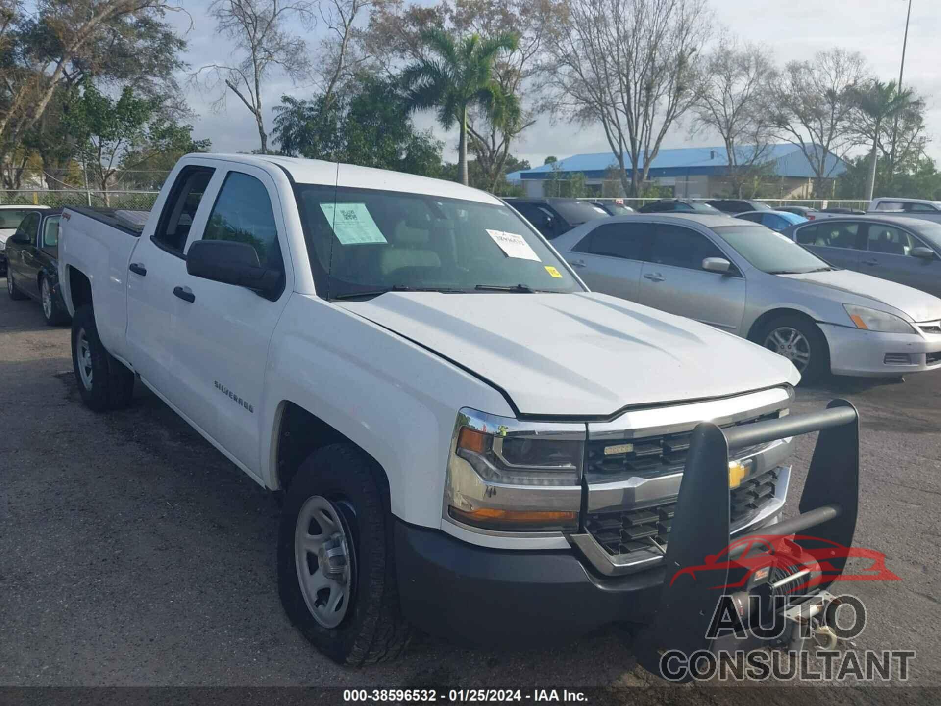 CHEVROLET SILVERADO 1500 2017 - 1GCVKNEC0HZ102339