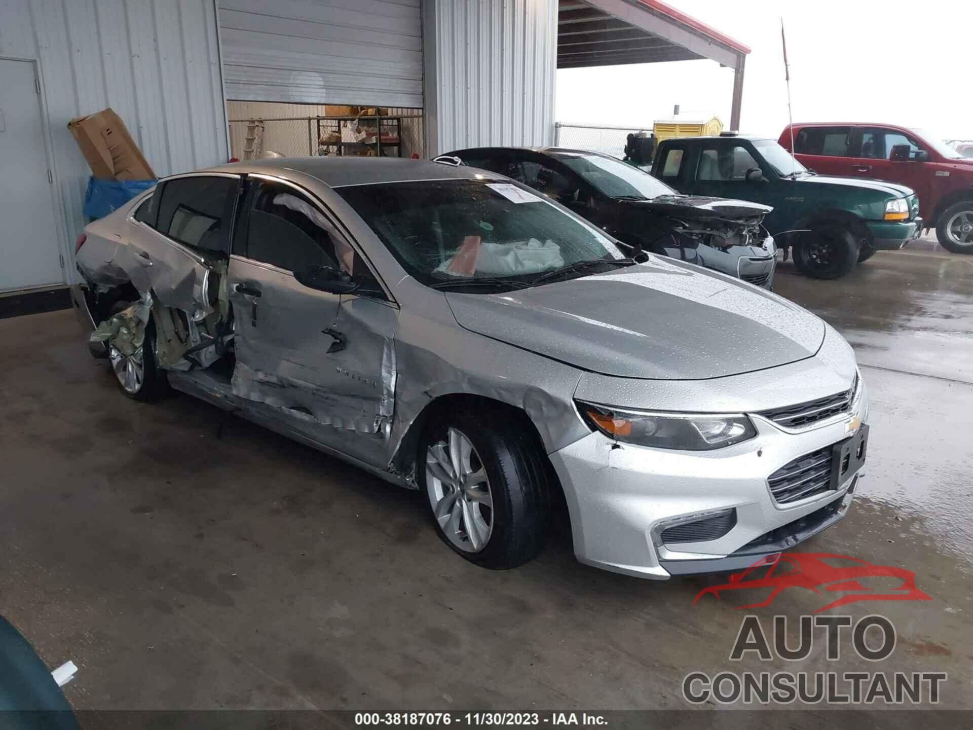 CHEVROLET MALIBU 2018 - 1G1ZD5ST8JF275526