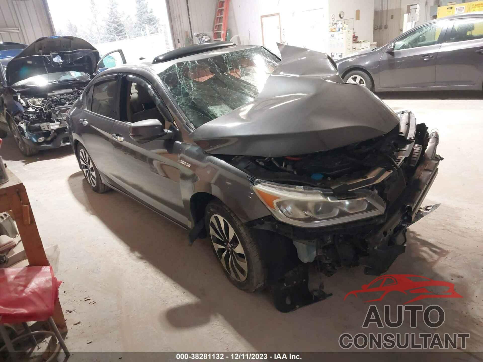 HONDA ACCORD 2017 - JHMCR6F57HC008727