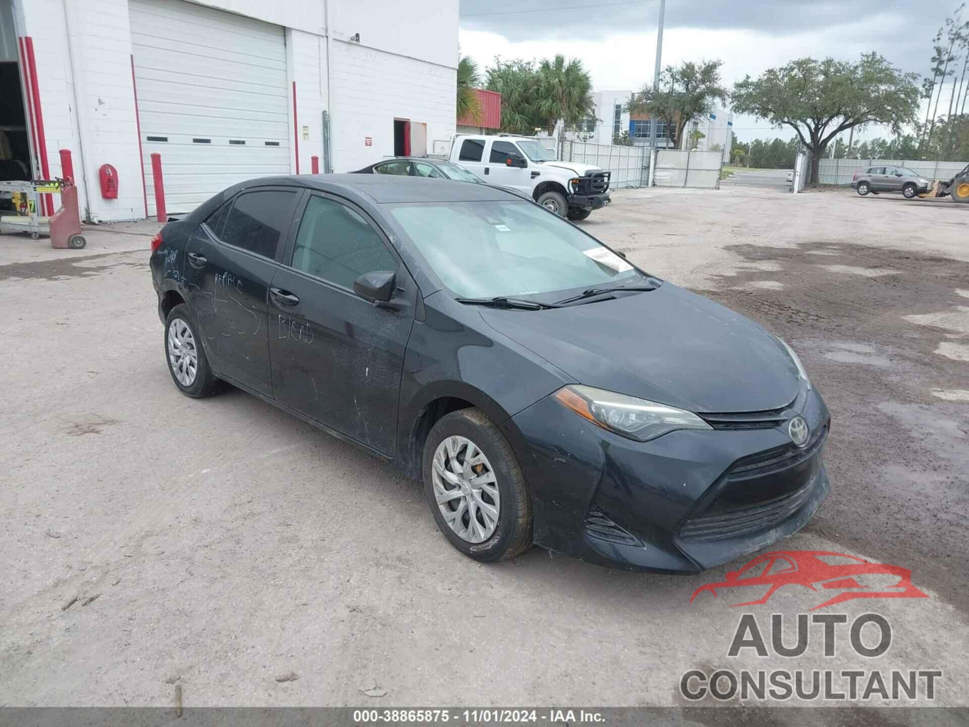 TOYOTA COROLLA 2018 - 5YFBURHE9JP855126
