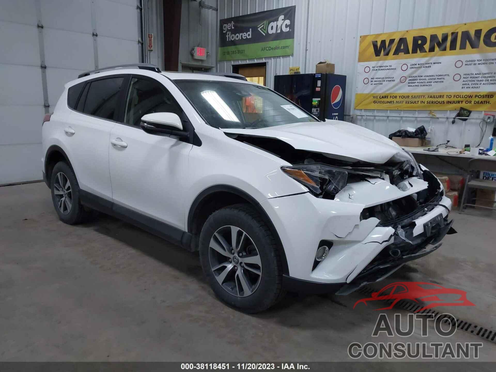 TOYOTA RAV4 2018 - JTMRFREV4JJ261187
