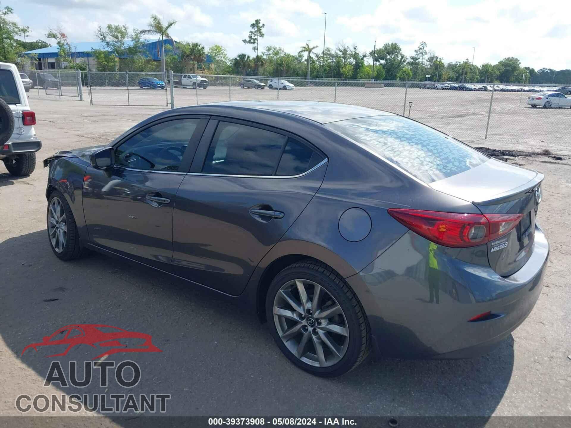 MAZDA 3 2018 - 3MZBN1V32JM247938