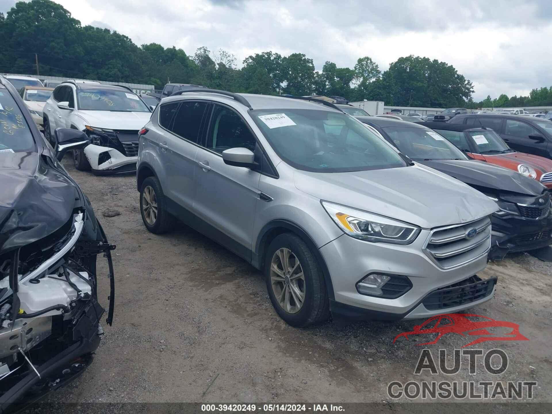 FORD ESCAPE 2017 - 1FMCU0GD5HUE00680