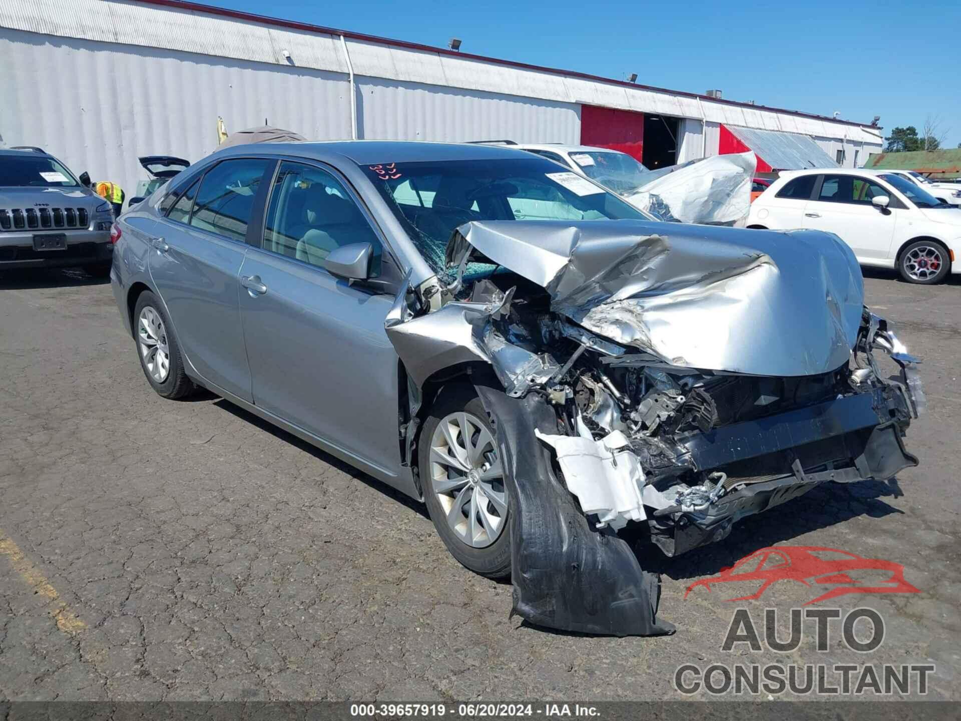 TOYOTA CAMRY 2016 - 4T4BF1FK1GR572009