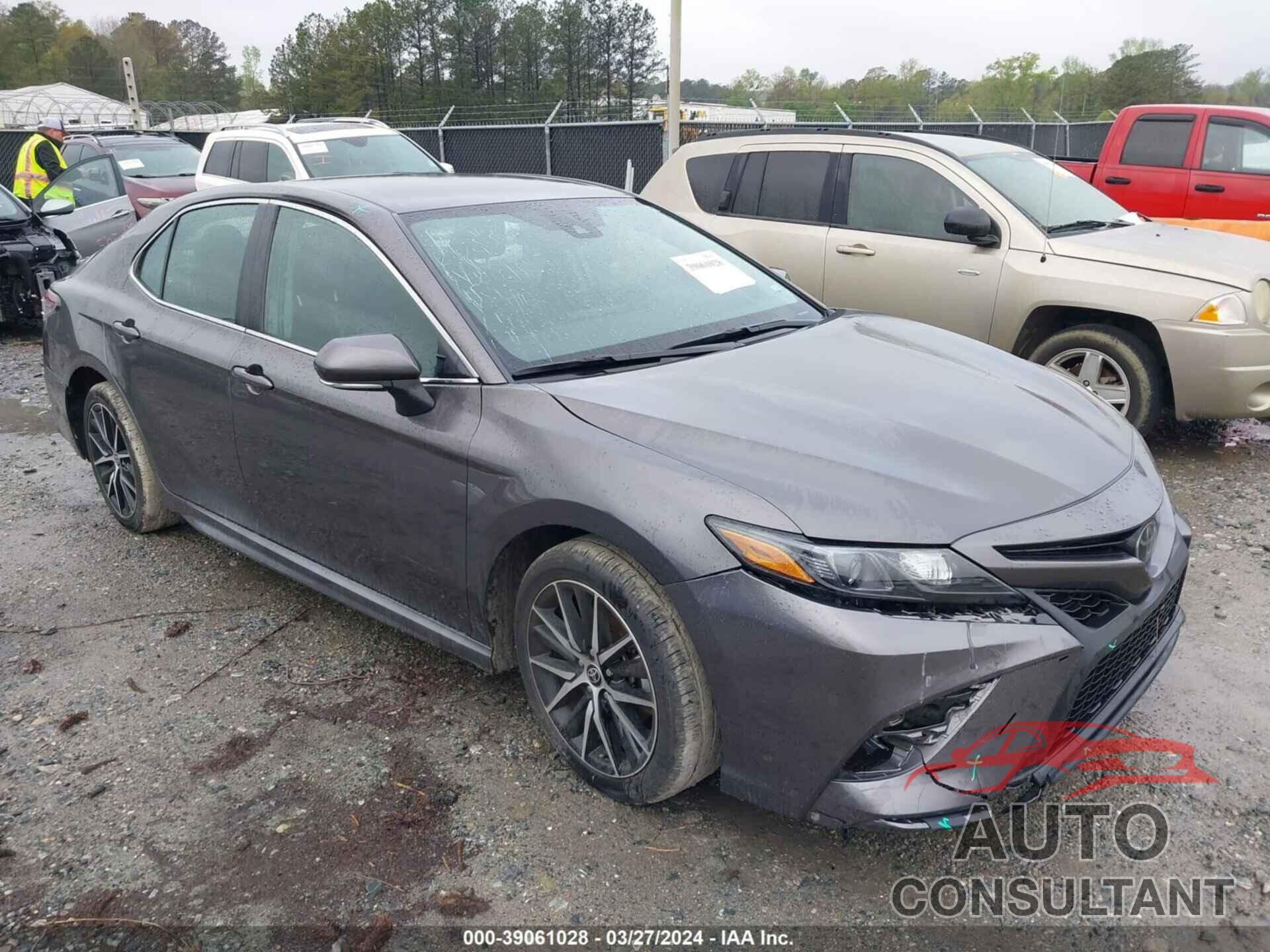 TOYOTA CAMRY 2023 - 4T1G11AKOPU811569