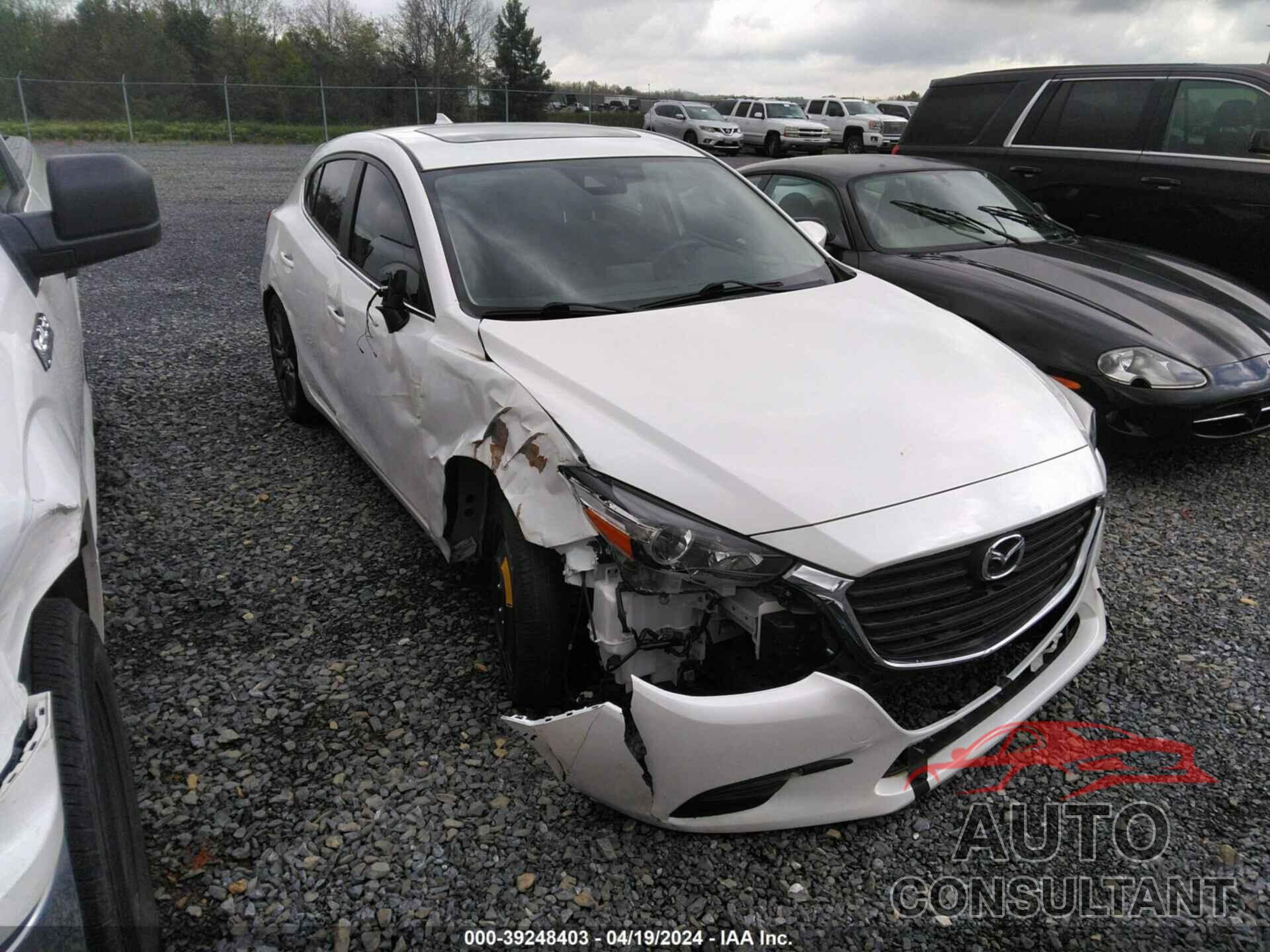 MAZDA MAZDA3 2018 - 3MZBN1L37JM272353