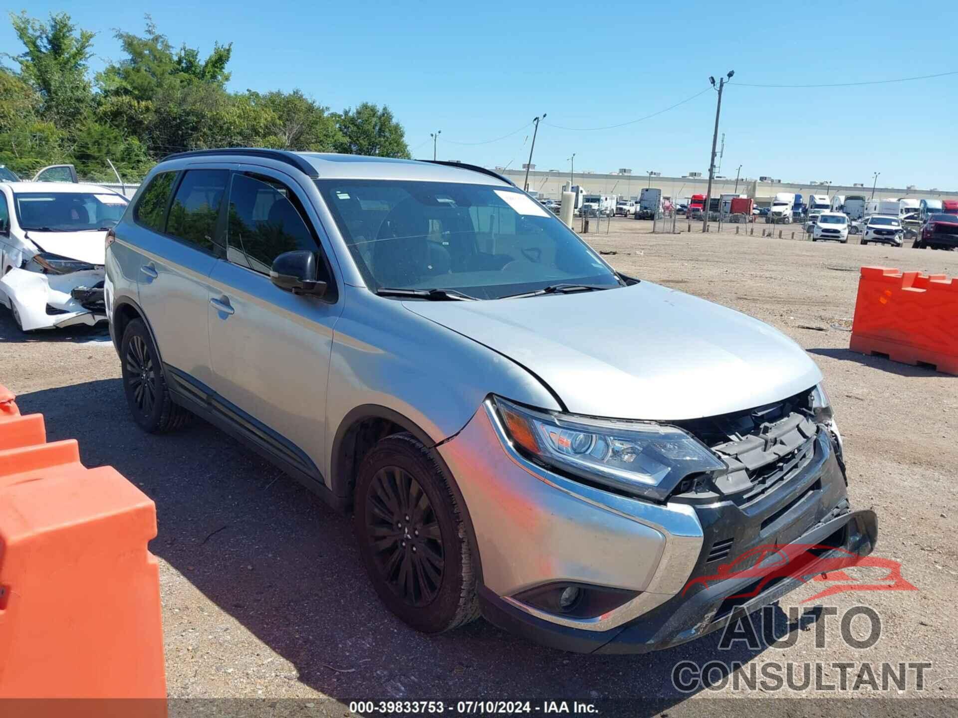 MITSUBISHI OUTLANDER 2020 - JA4AD3A35LZ020015