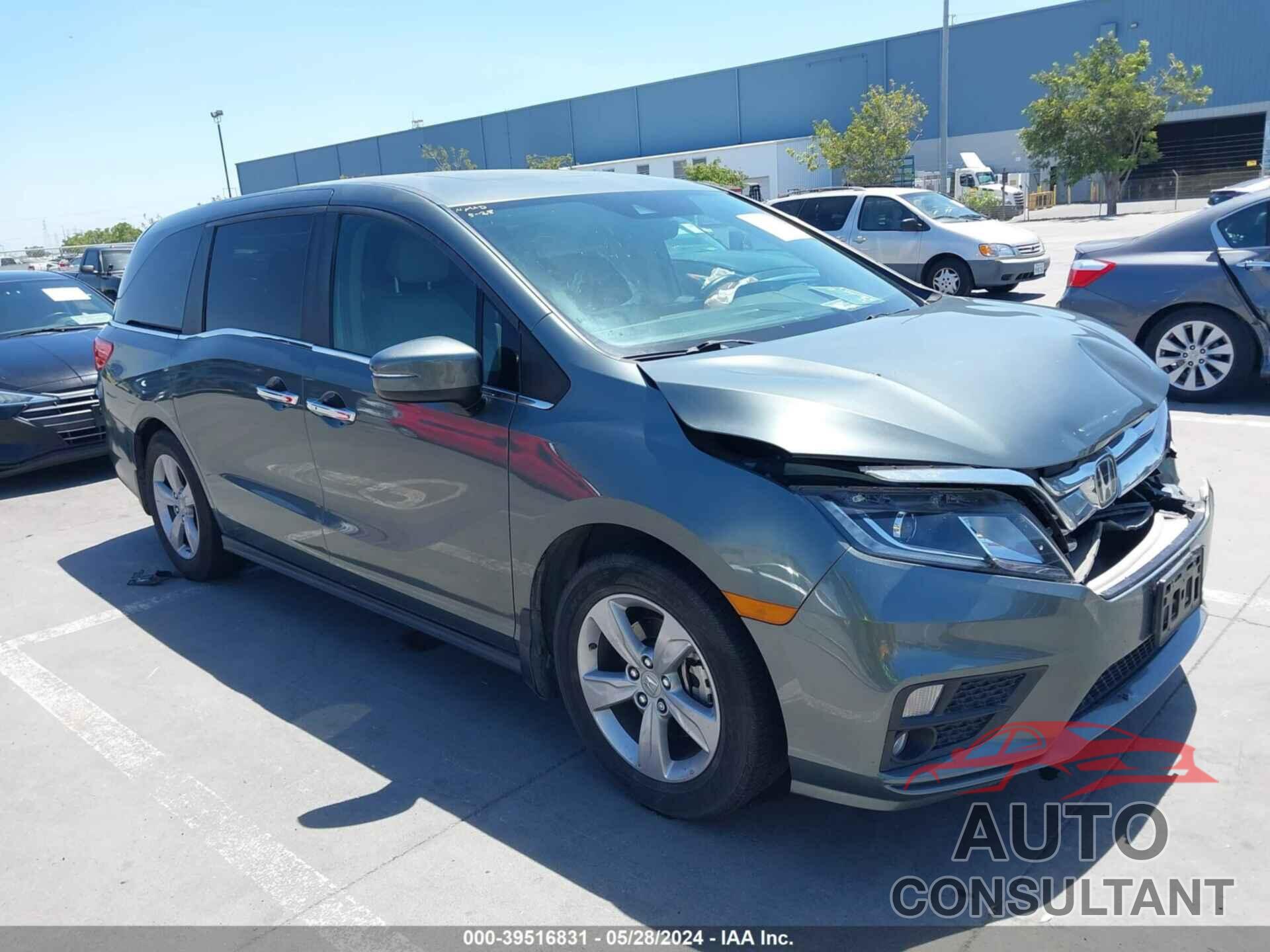 HONDA ODYSSEY 2018 - 5FNRL6H71JB096744