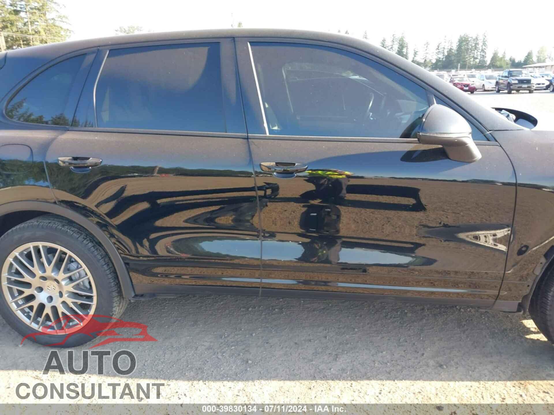 PORSCHE CAYENNE 2017 - WP1AB2A27HLA50560