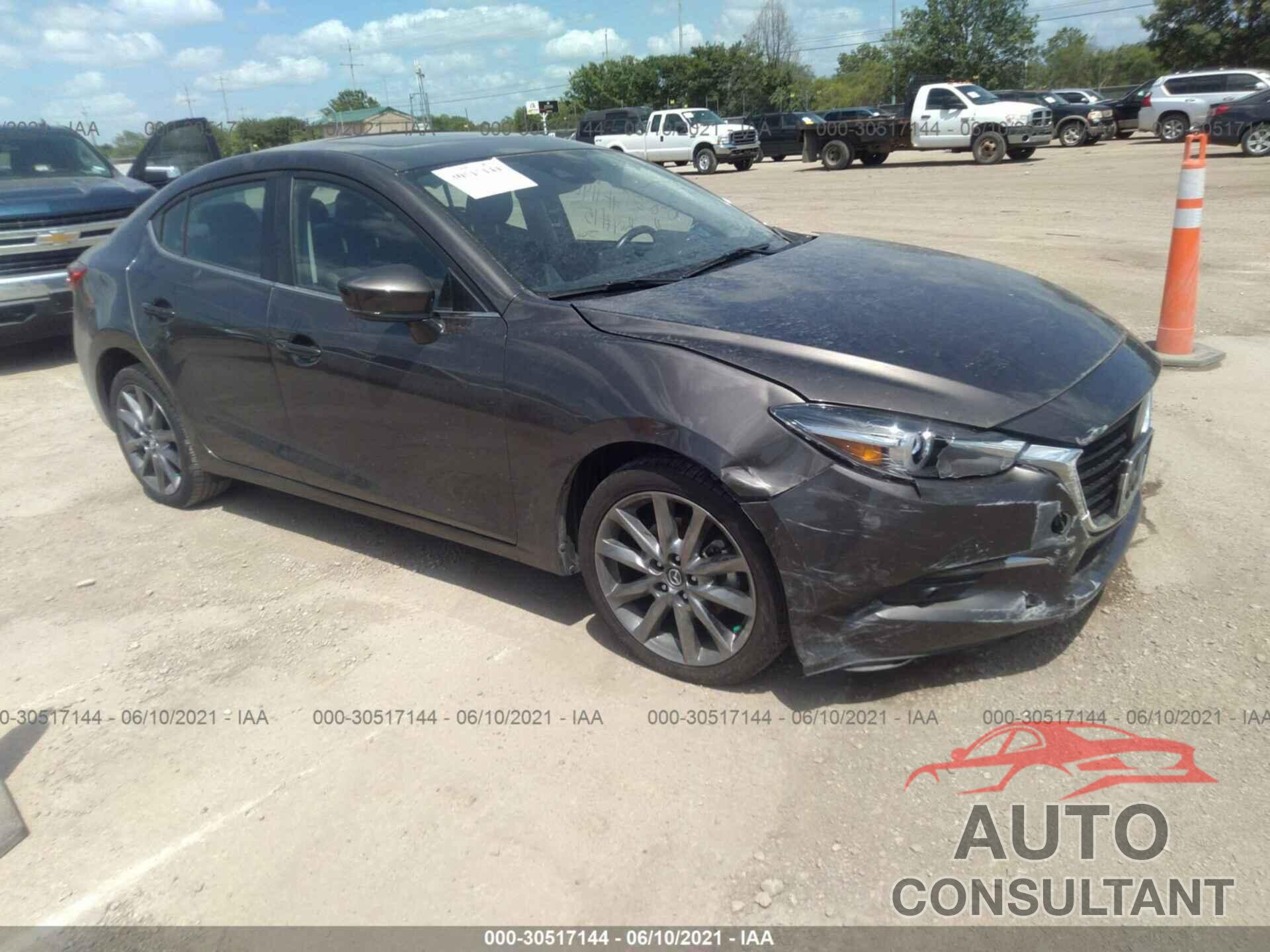 MAZDA MAZDA3 4-DOOR 2018 - 3MZBN1W30JM160702