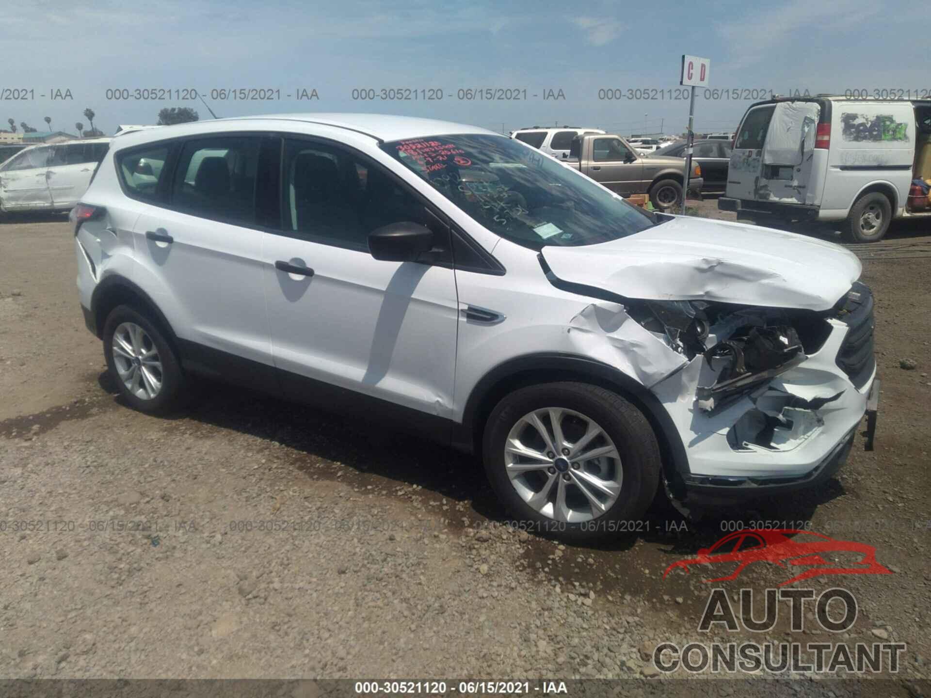 FORD ESCAPE 2018 - 1FMCU0F7XJUA31347