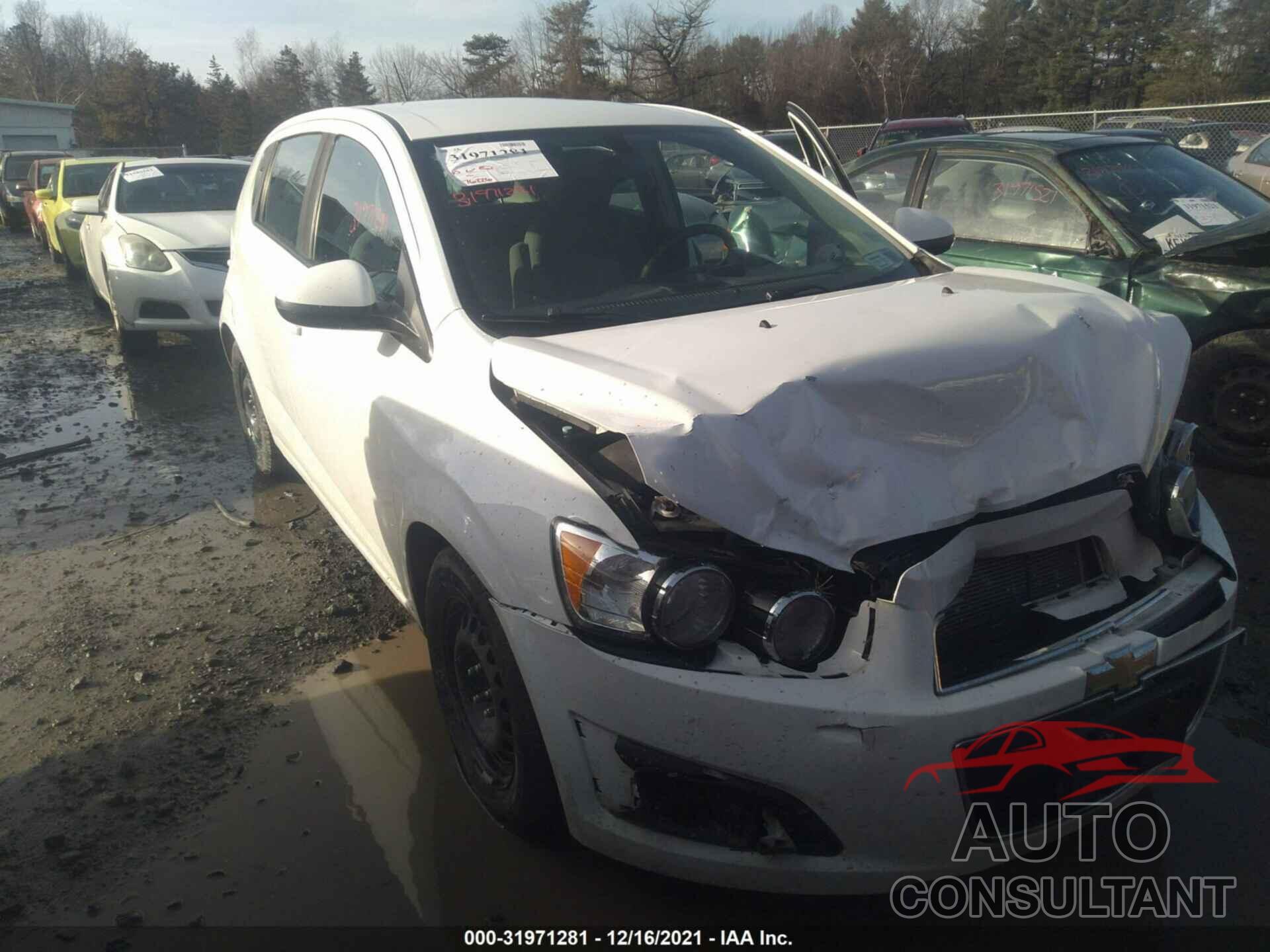 CHEVROLET SONIC 2016 - 1G1JA6SG6G4150088