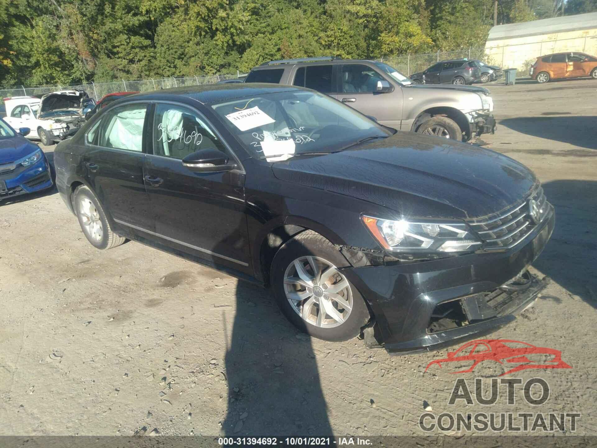 VOLKSWAGEN PASSAT 2017 - 1VWAT7A39HC009574