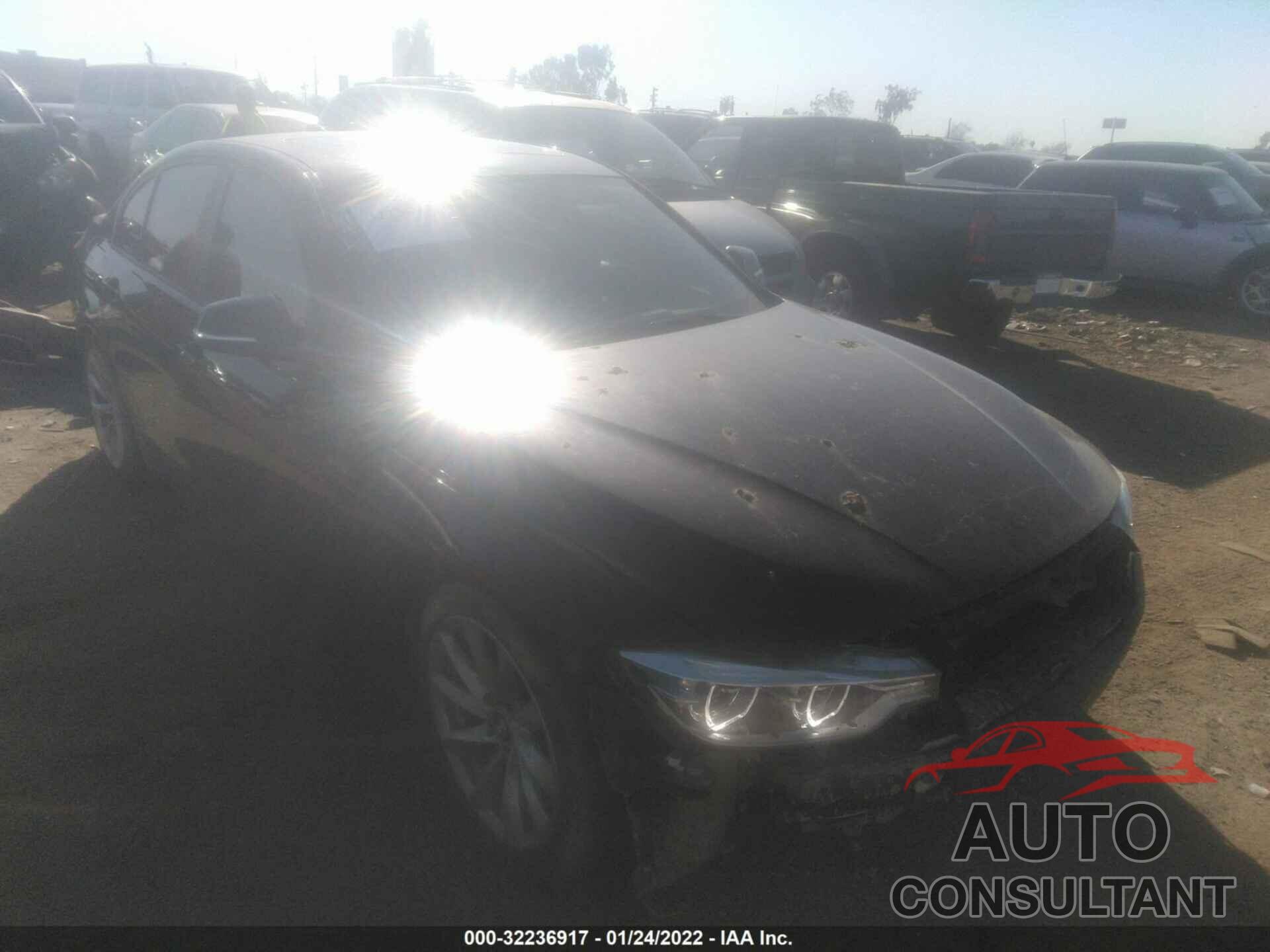 BMW 3 SERIES 2018 - WBA8A3C51JA487114