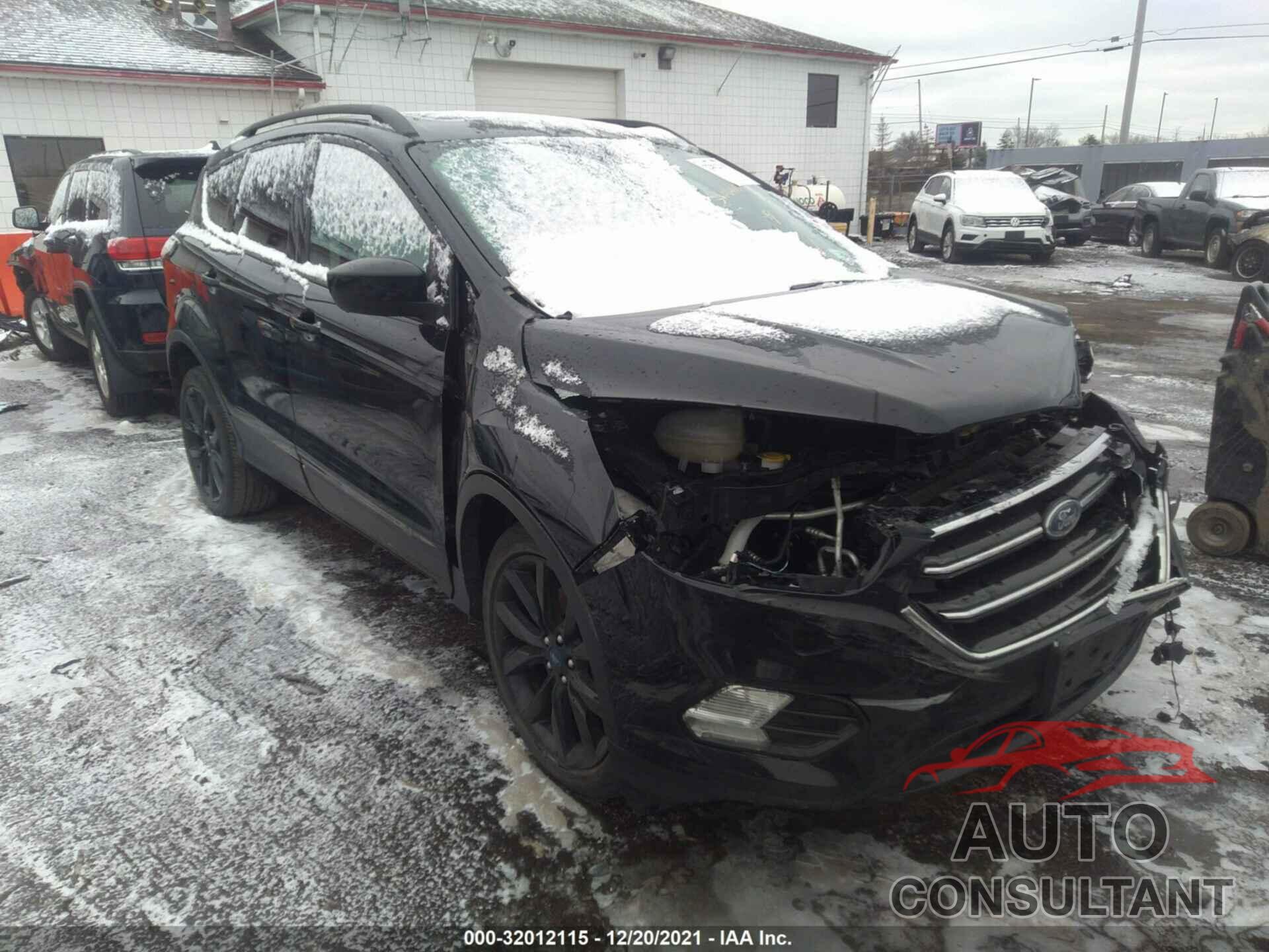 FORD ESCAPE 2017 - 1FMCU9G99HUB71484