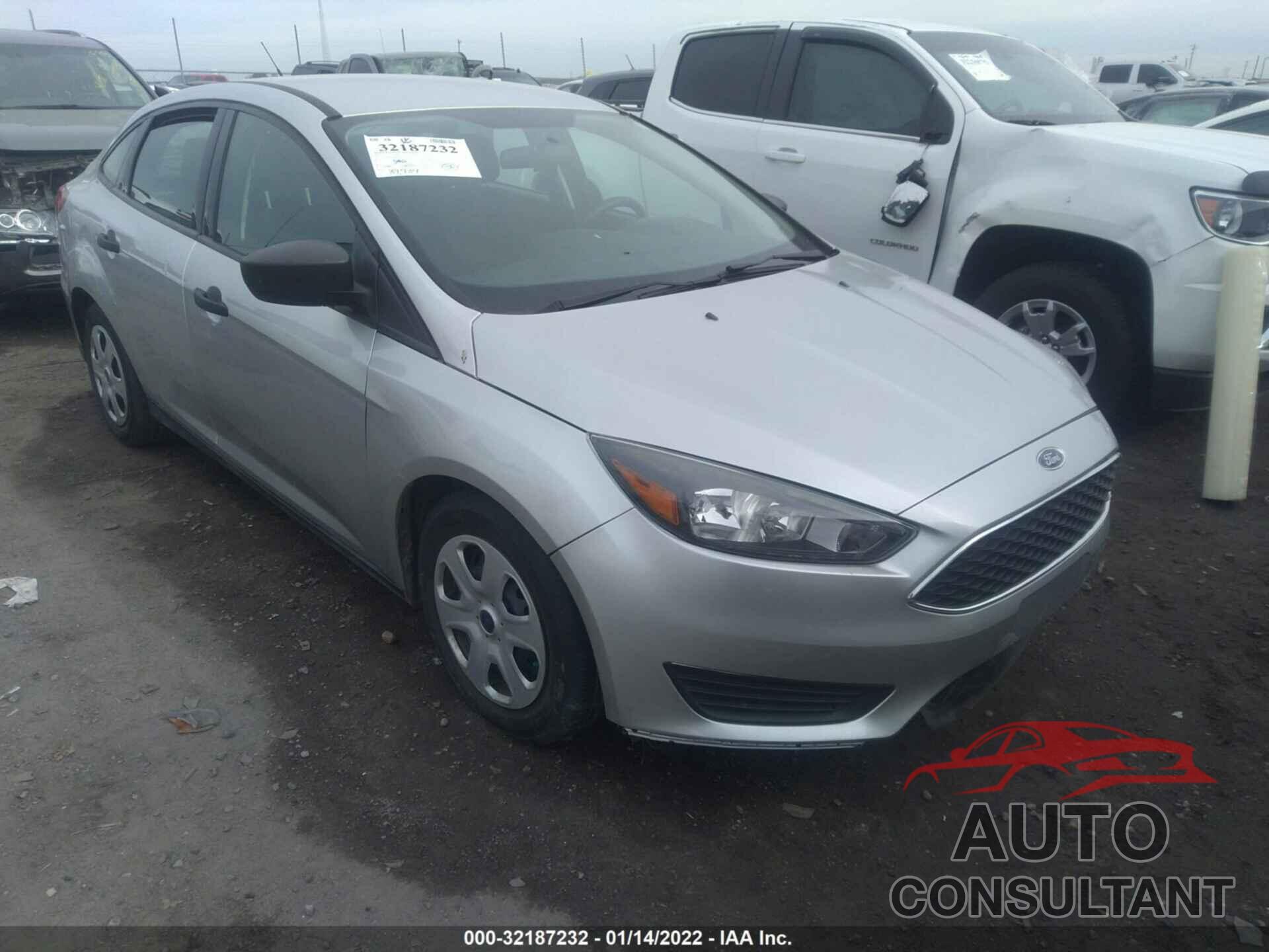FORD FOCUS 2017 - 1FADP3E26HL211812