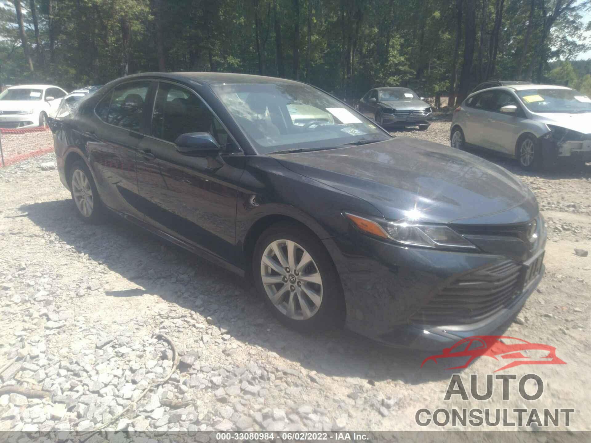 TOYOTA CAMRY 2018 - 4T1B11HK0JU504927