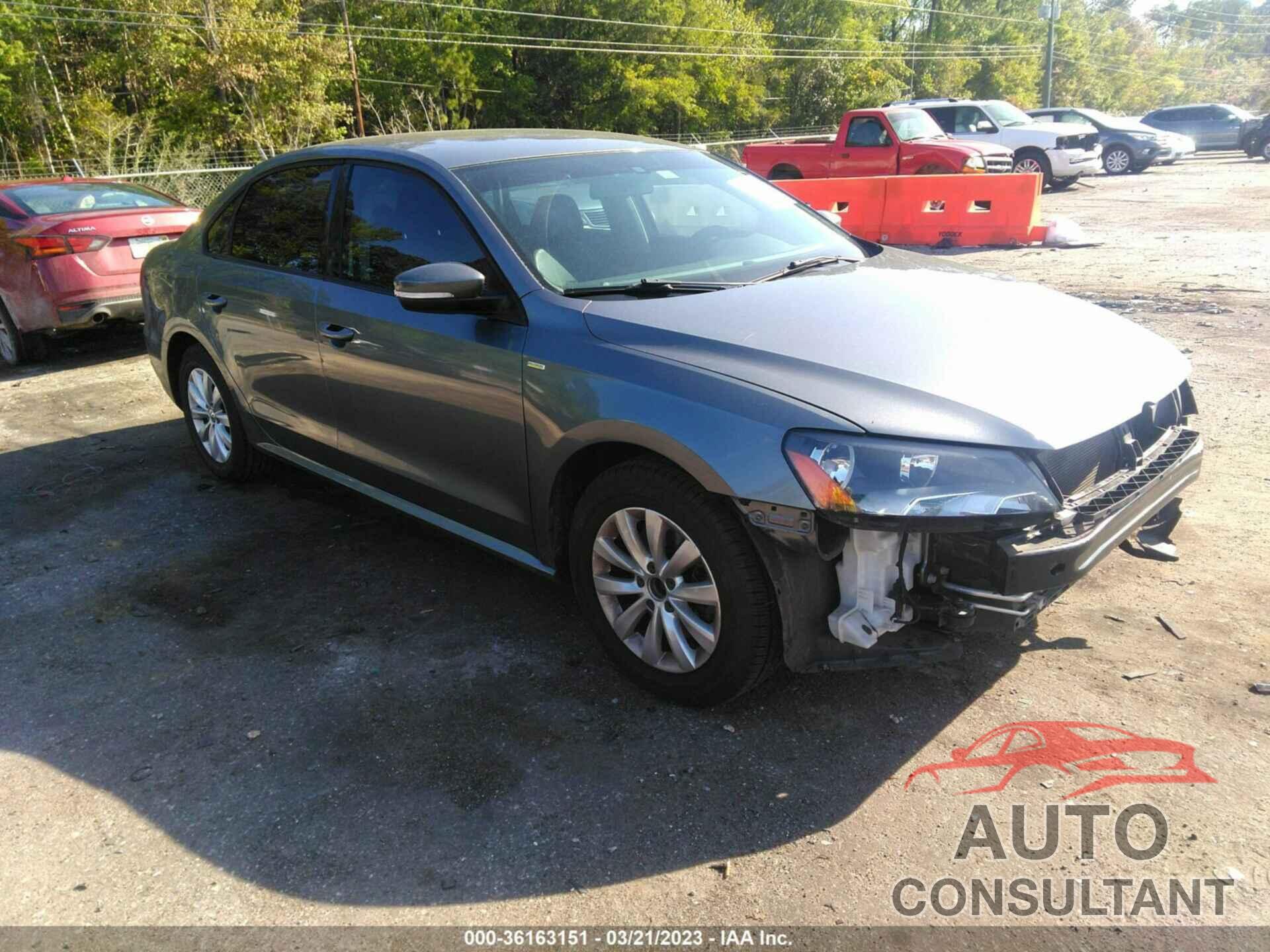 VOLKSWAGEN PASSAT 2015 - 1VWAT7A33FC045810