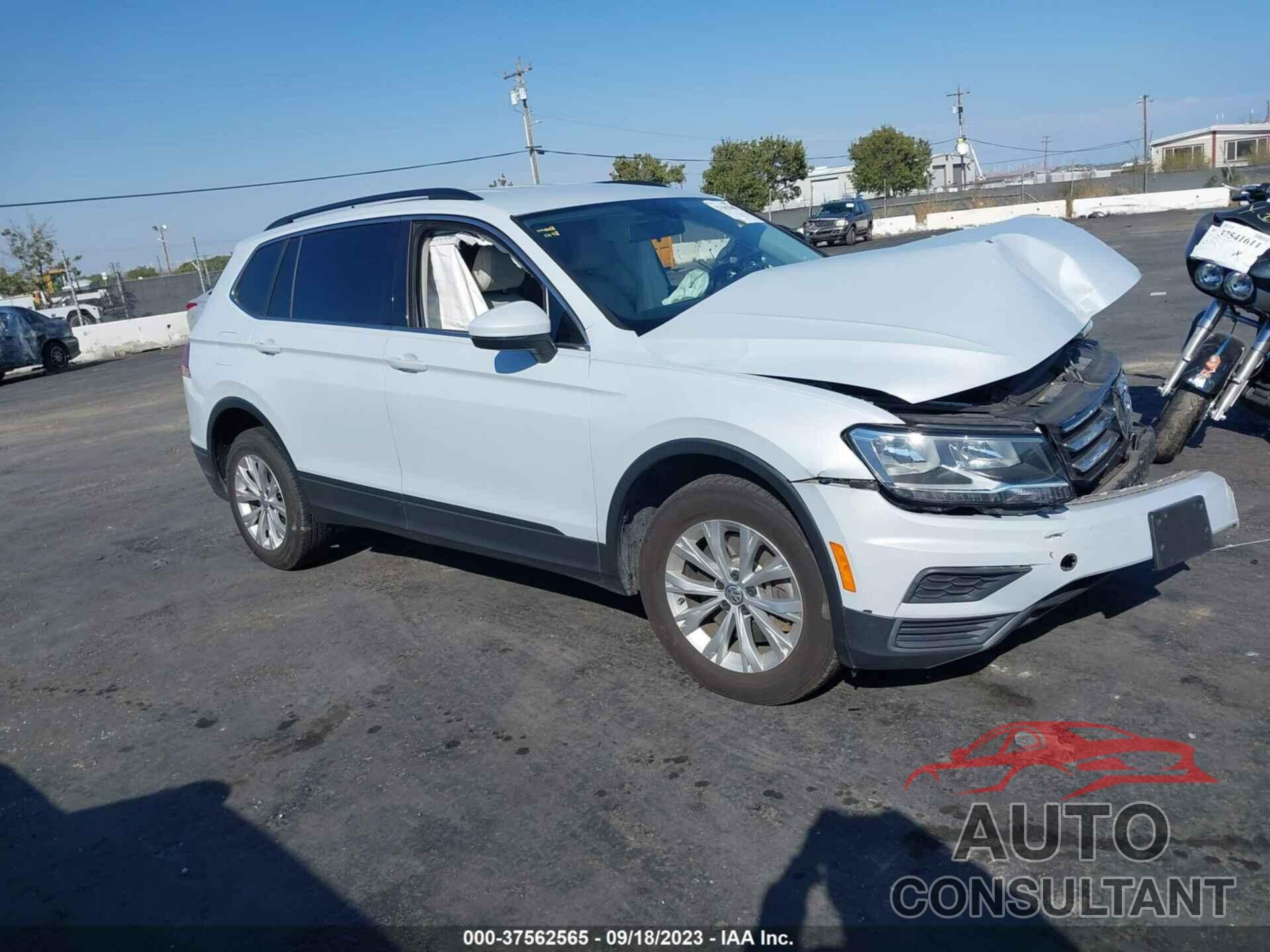 VOLKSWAGEN TIGUAN 2019 - 3VV2B7AX6KM019984