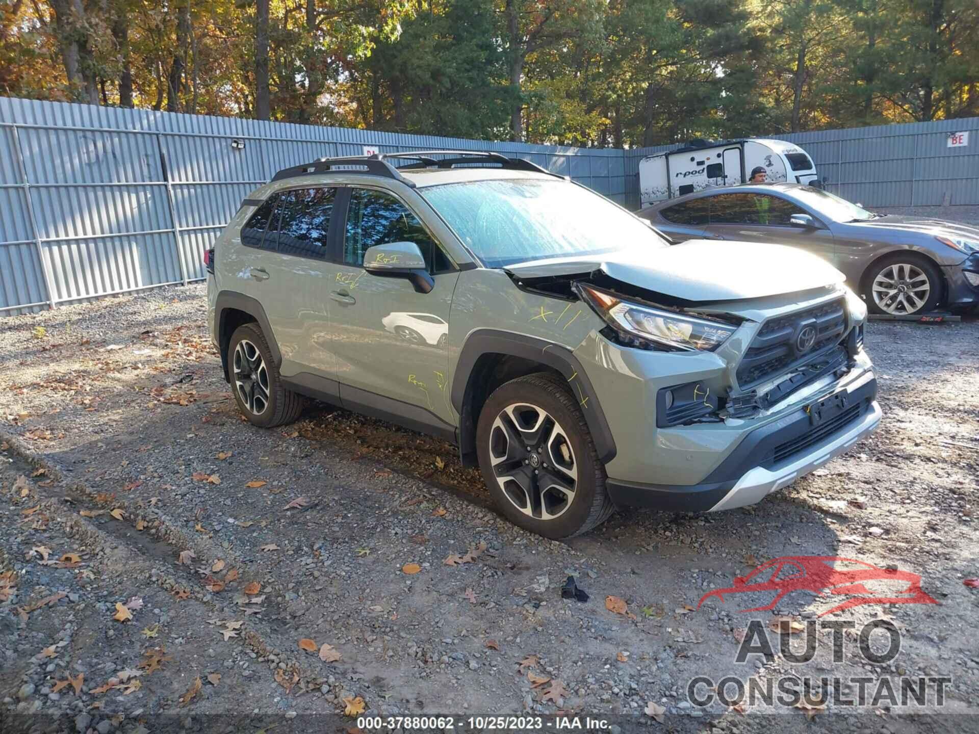 TOYOTA RAV4 2019 - 2T3J1RFVXKW018836