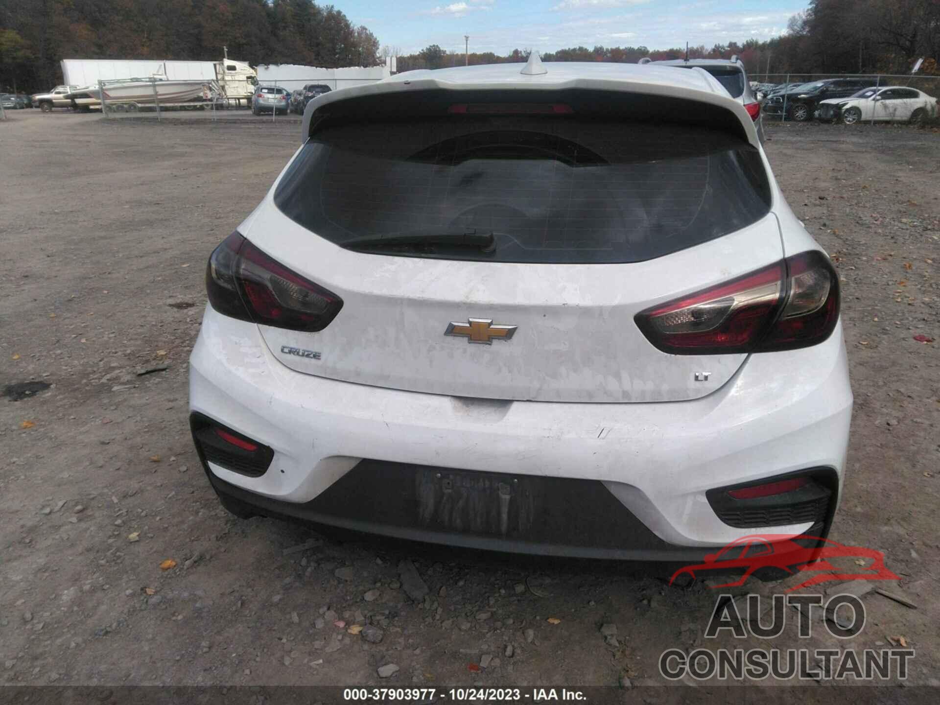 CHEVROLET CRUZE 2018 - 3G1BE6SM2JS530972