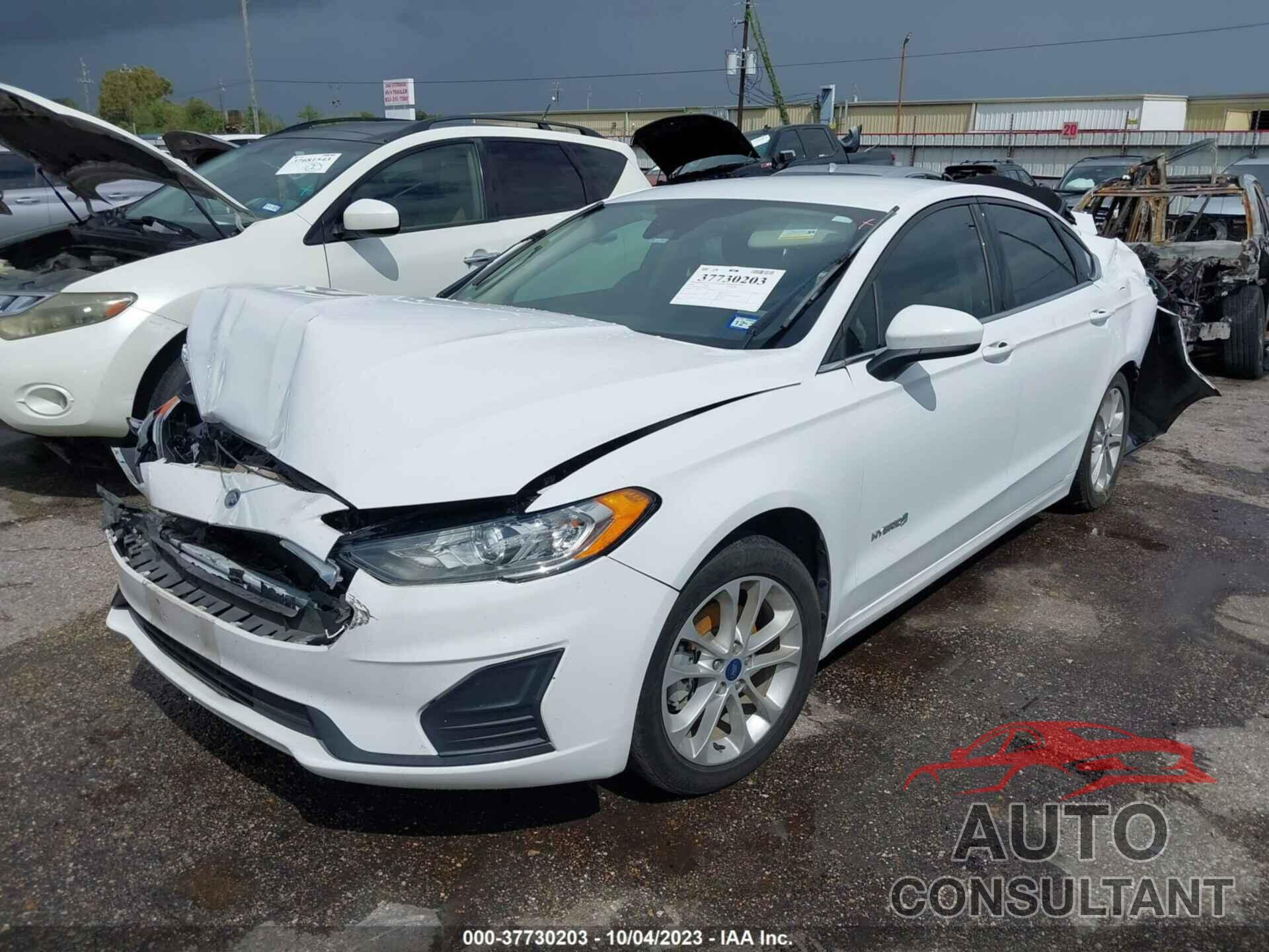 FORD FUSION HYBRID 2019 - 3FA6P0LU9KR185422