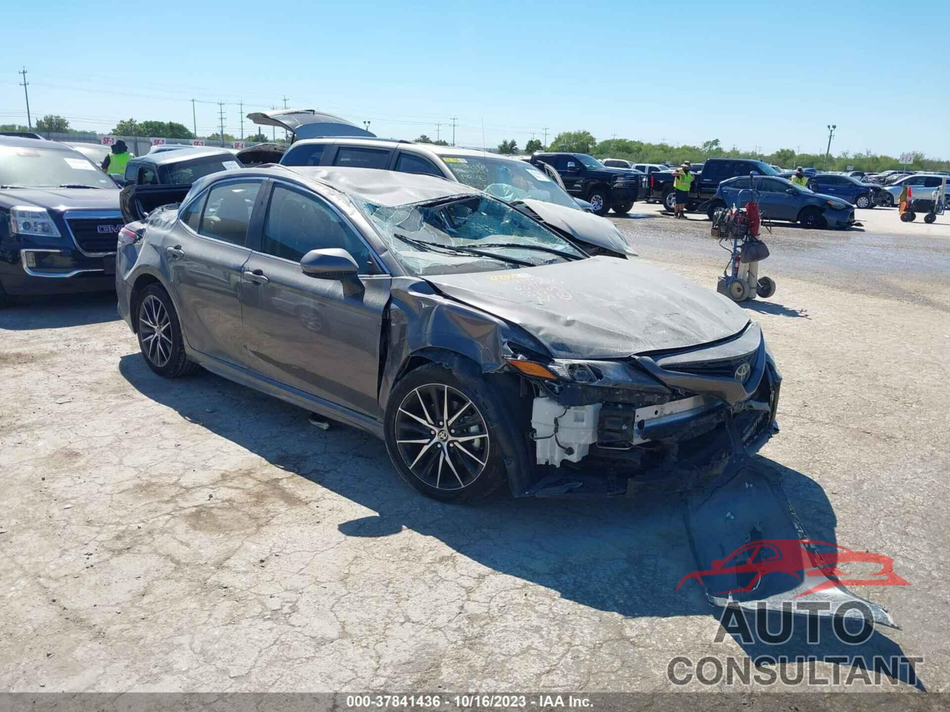 TOYOTA CAMRY 2021 - 4T1G11AK4MU558509