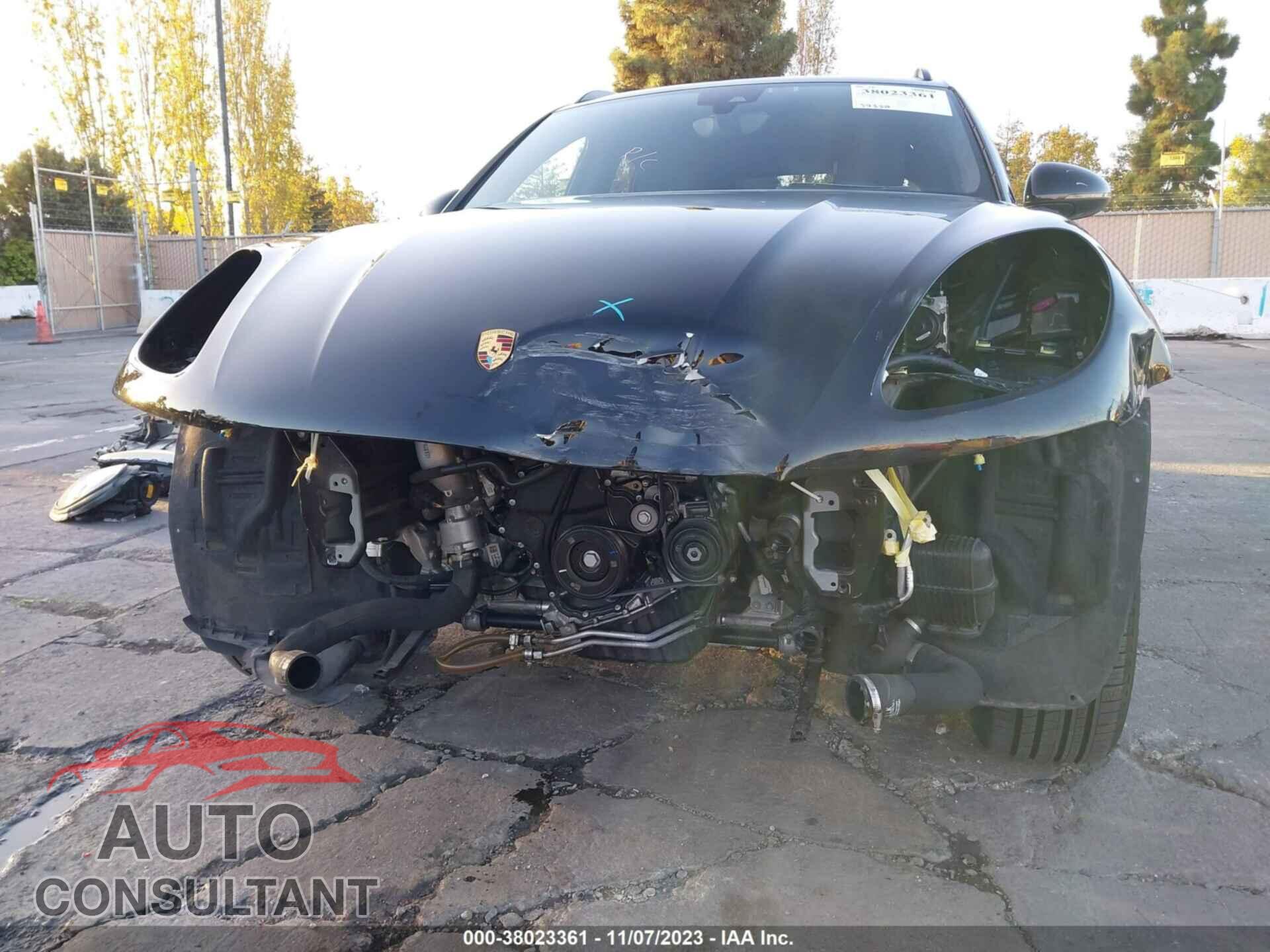 PORSCHE MACAN 2018 - WP1AA2A52JLB08075