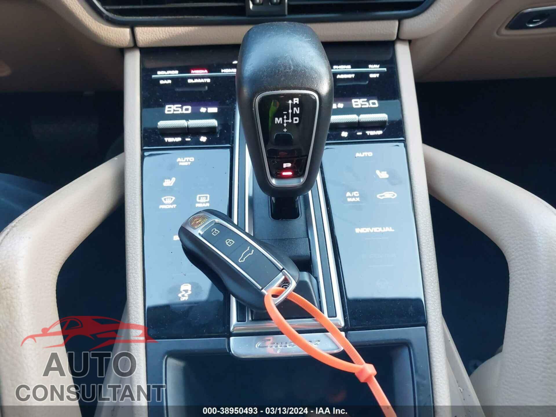 PORSCHE CAYENNE 2019 - WP1AA2AY1KDA04828