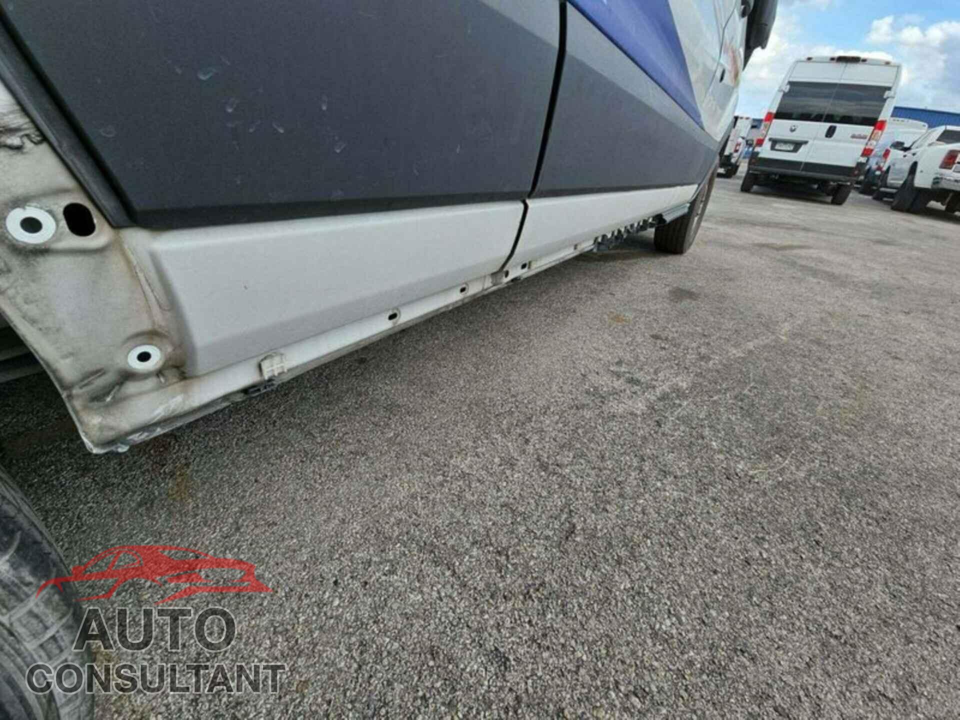 FORD TRANSIT 2017 - 1FTYR2CM2HKA72322
