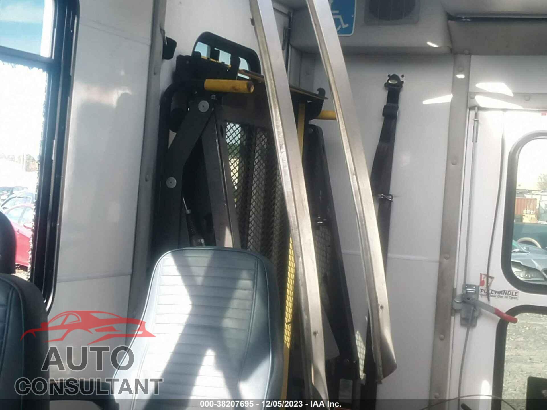 FORD ECONOLINE 2017 - 1FDEE3FSCHDC30159