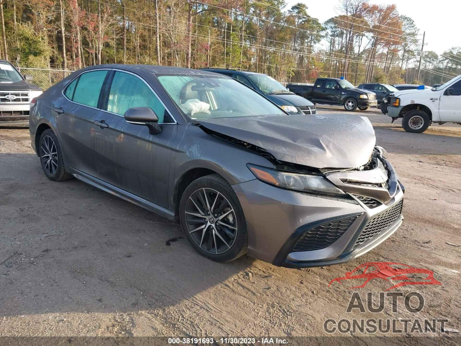 TOYOTA CAMRY 2023 - 4T1G11AK6PU720418